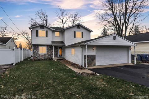 3910 Maiden Street Waterford Charter Township MI 48329