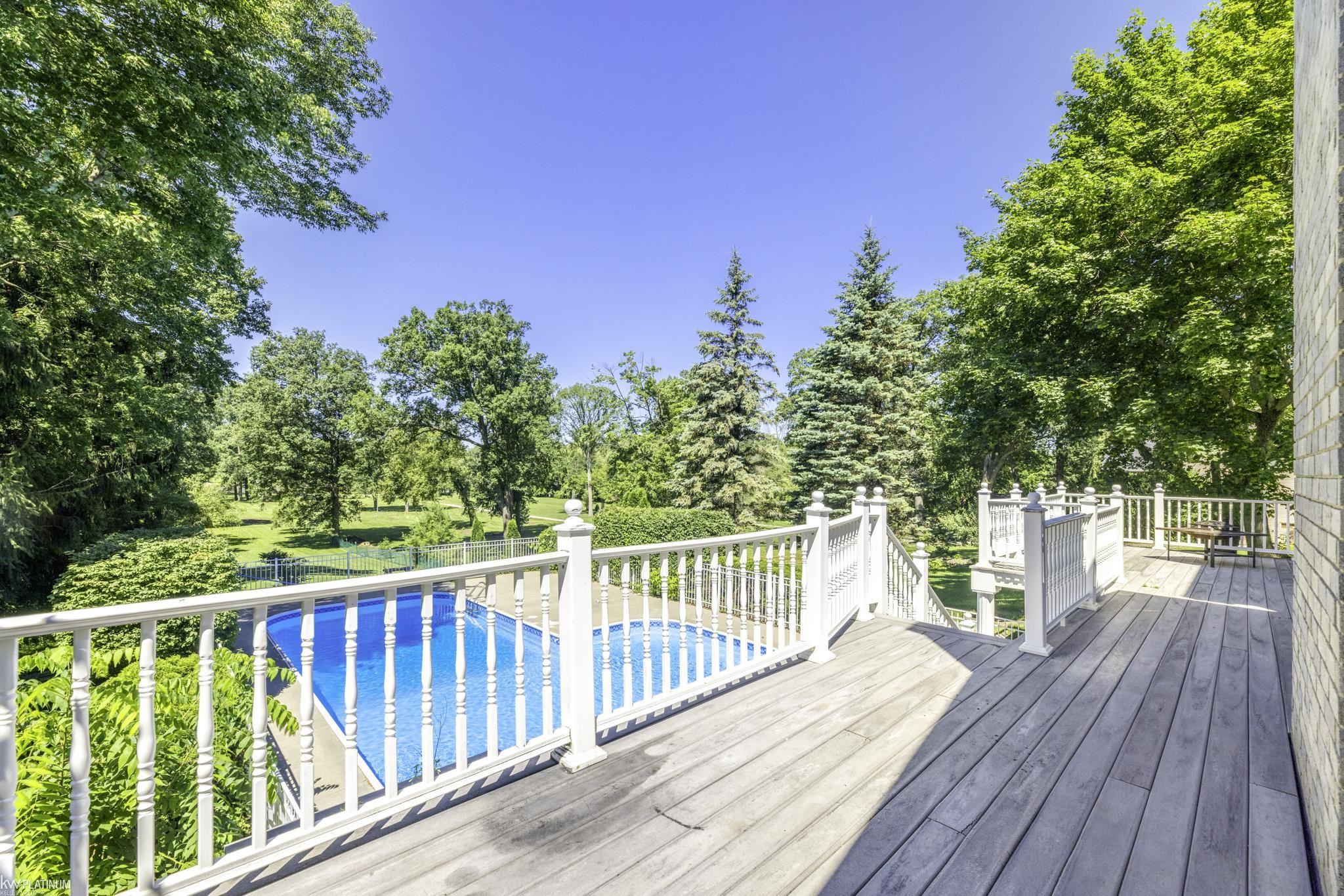 2857 Riverside Drive