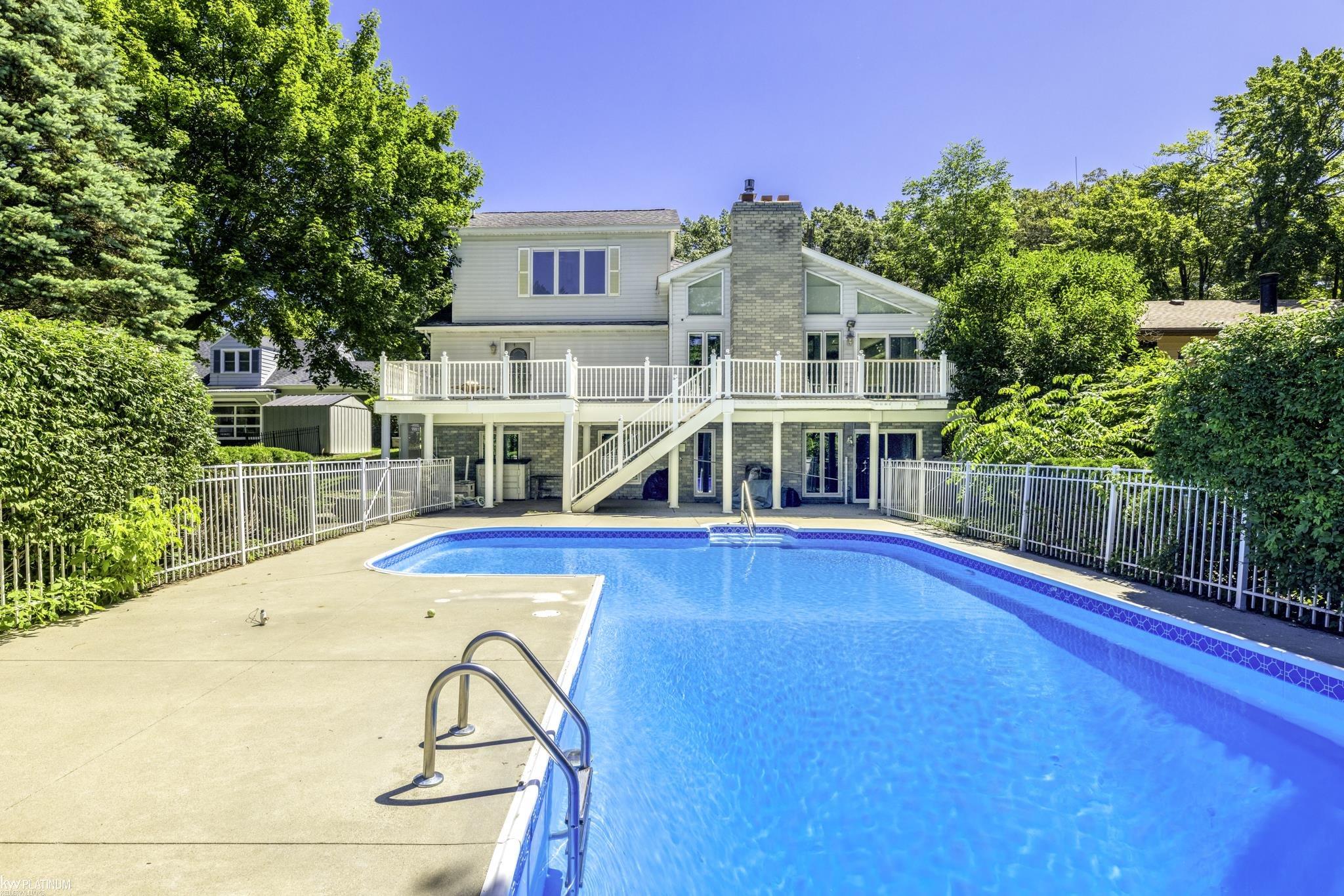 2857 Riverside Drive