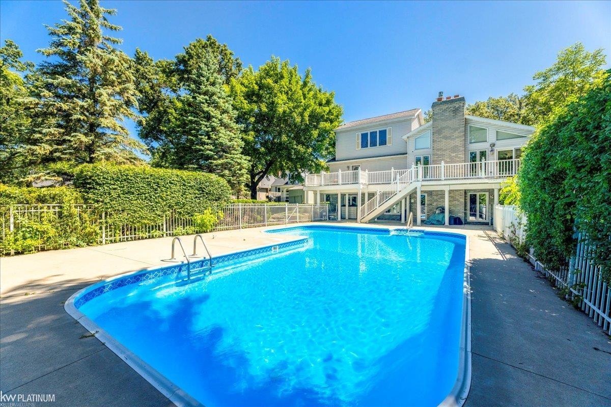 2857 Riverside Drive