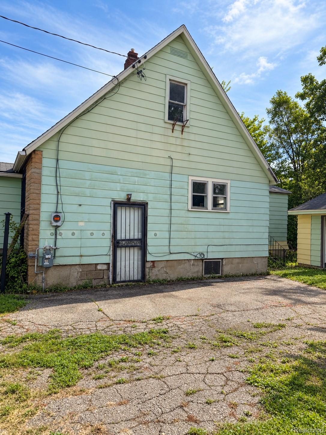 1177 N Cornell Avenue
