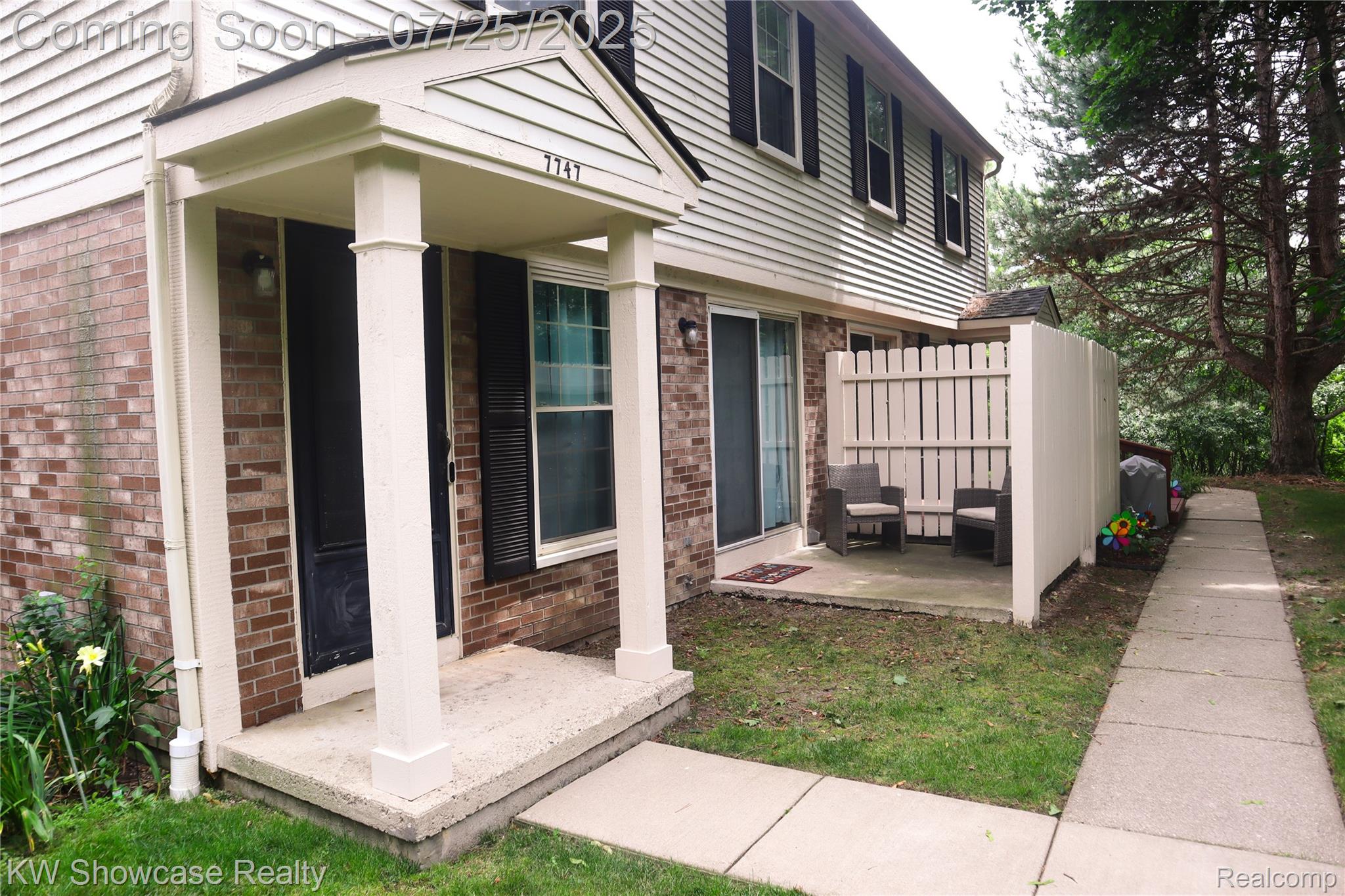 7747 Lake Ridge Drive