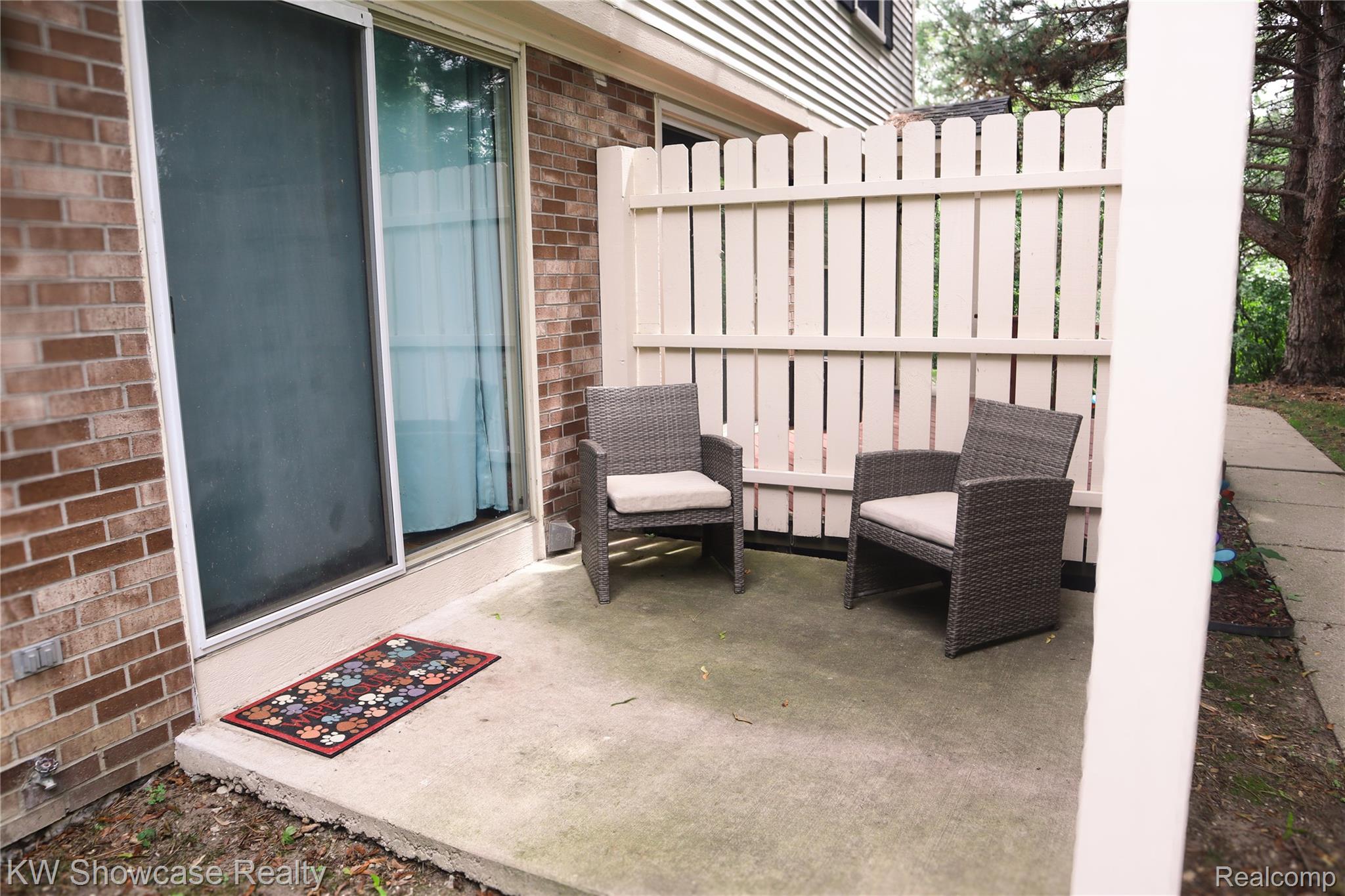 7747 Lake Ridge Drive