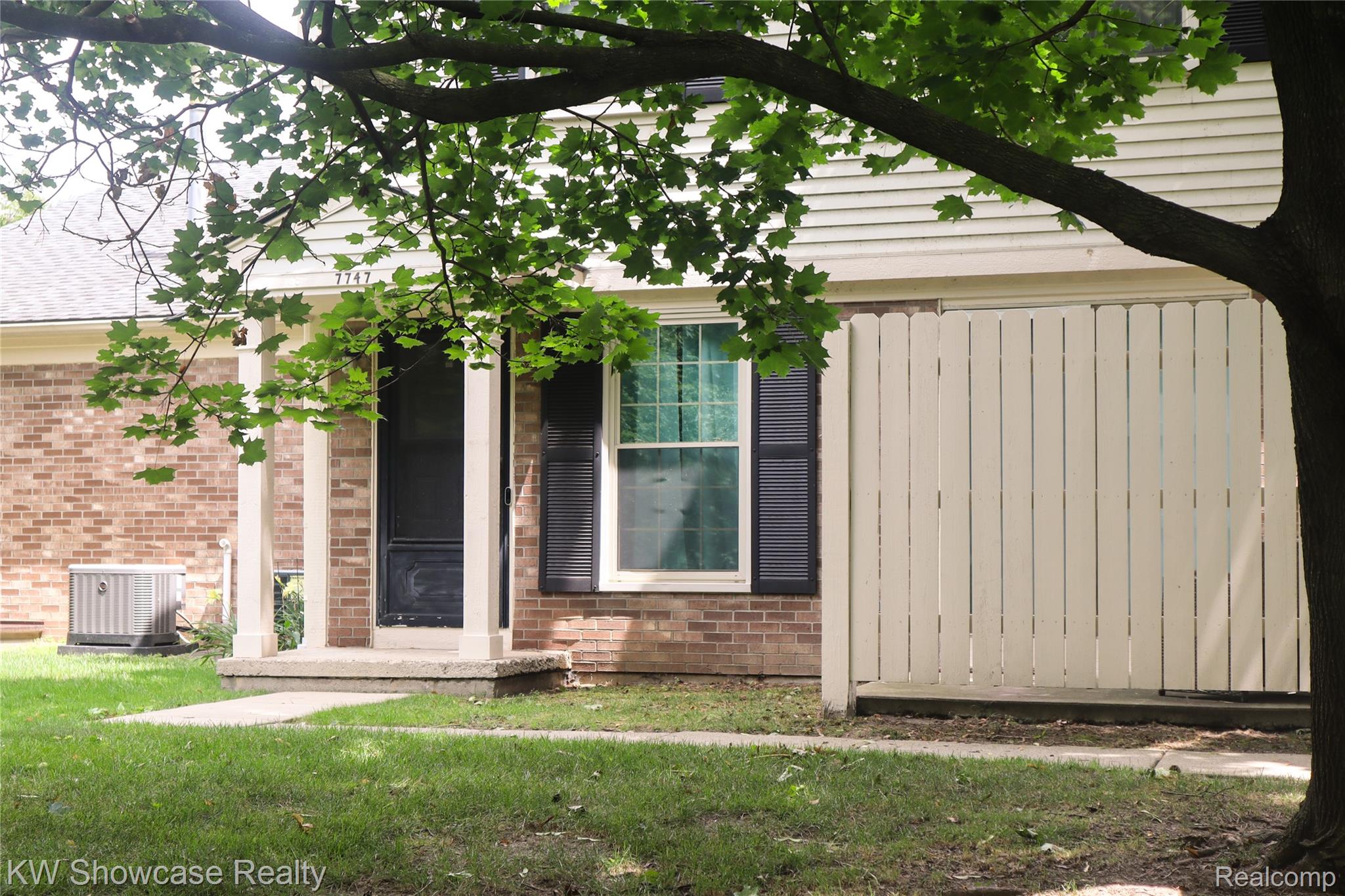 7747 Lake Ridge Drive