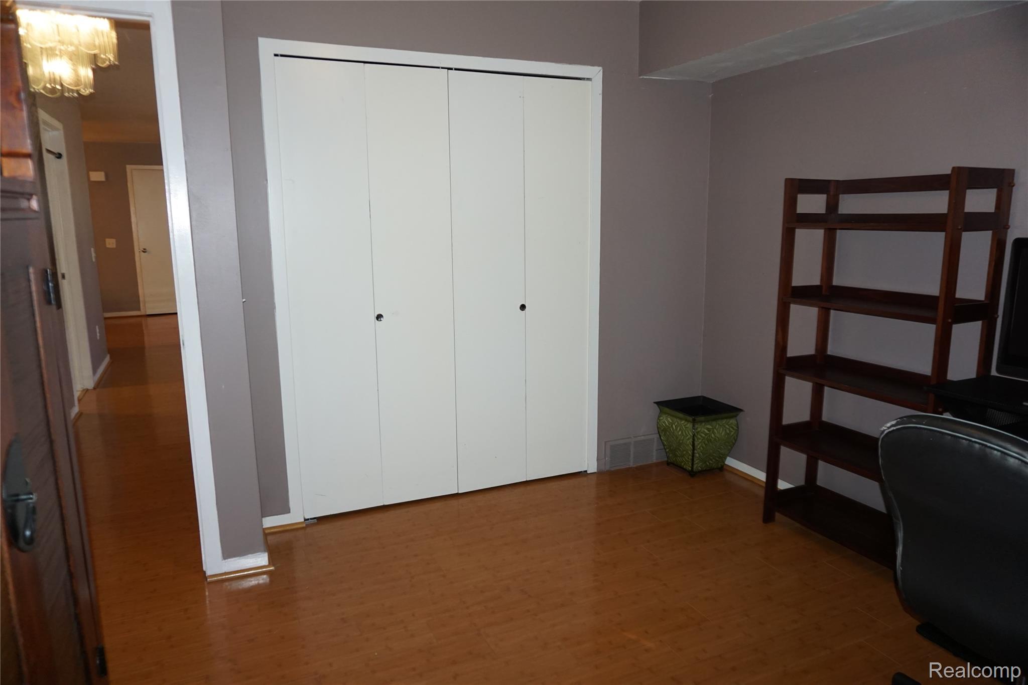 Farmington Hills City, Michigan 48334, United States, 2 Bedrooms Bedrooms, ,1 BathroomBathrooms,Residential,Active,231787