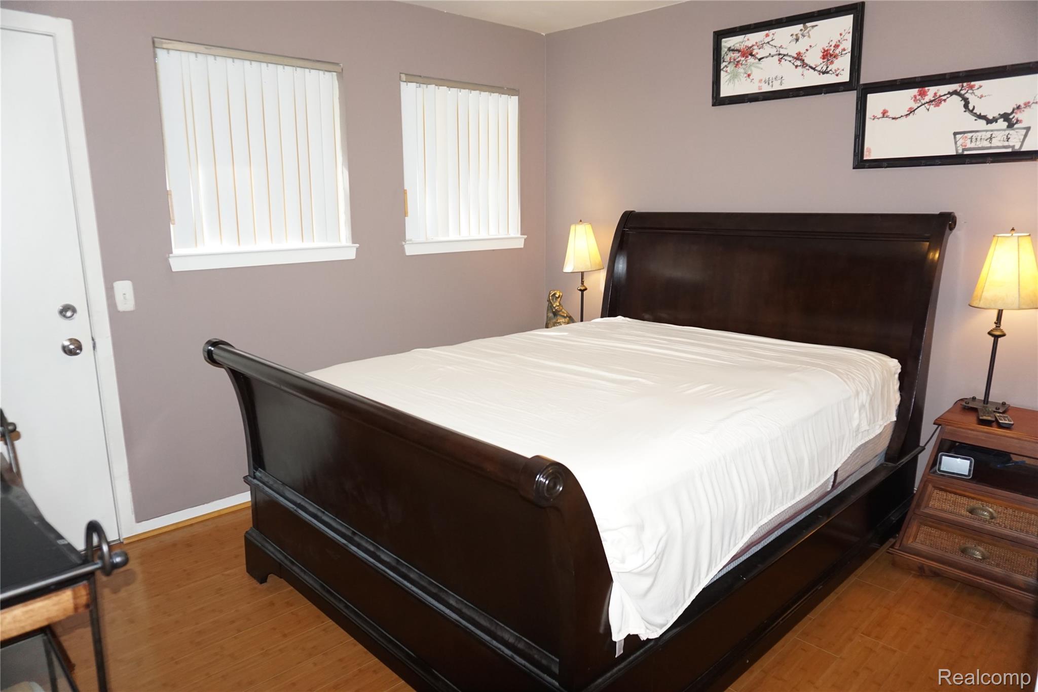 Farmington Hills City, Michigan 48334, United States, 2 Bedrooms Bedrooms, ,1 BathroomBathrooms,Residential,Active,231787