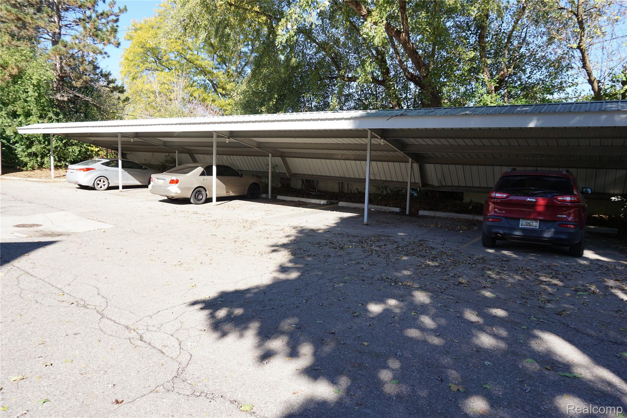 Farmington Hills City, Michigan 48334, United States, 2 Bedrooms Bedrooms, ,1 BathroomBathrooms,Residential,Active,231787