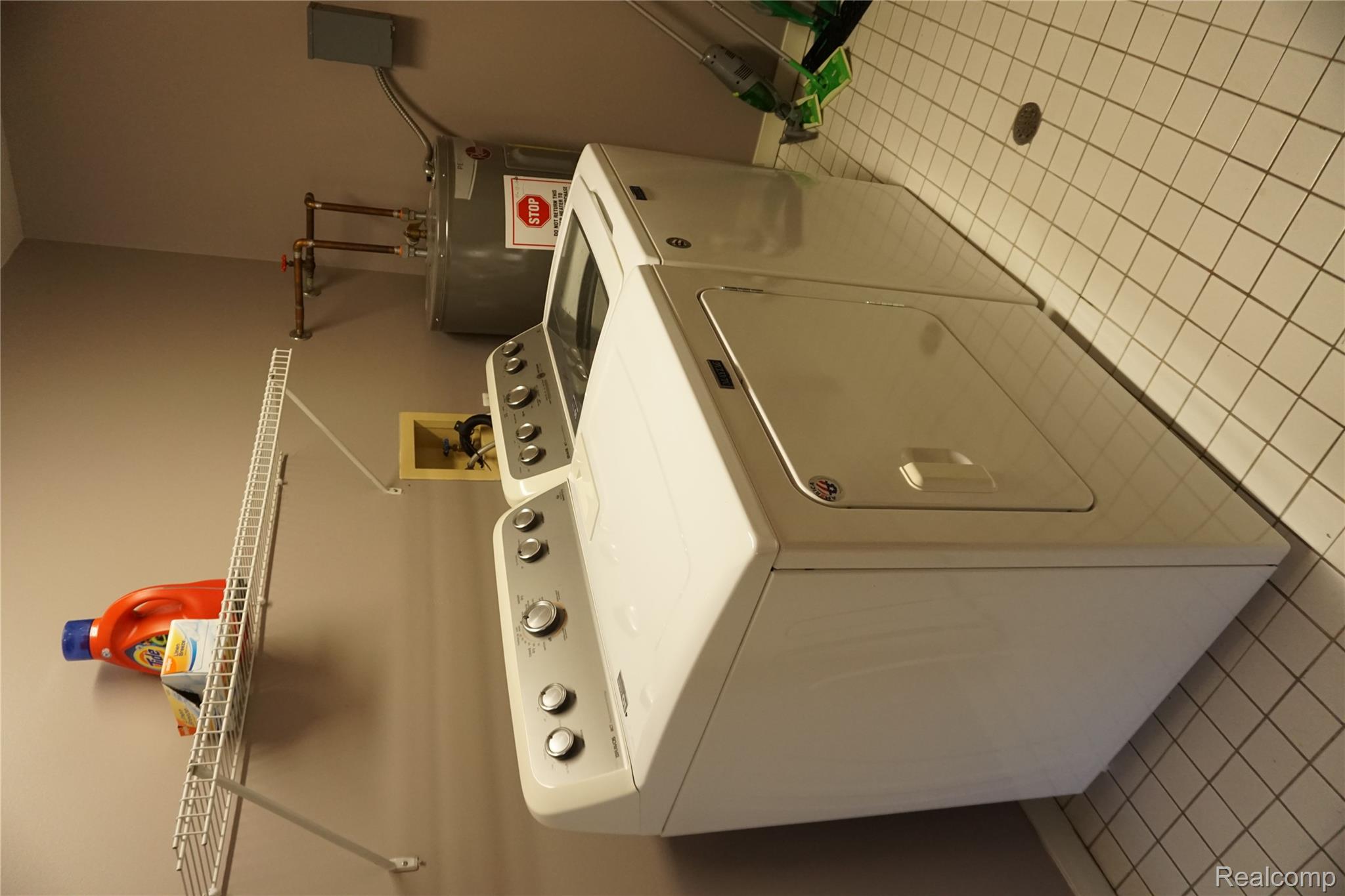 Farmington Hills City, Michigan 48334, United States, 2 Bedrooms Bedrooms, ,1 BathroomBathrooms,Residential,Active,231787