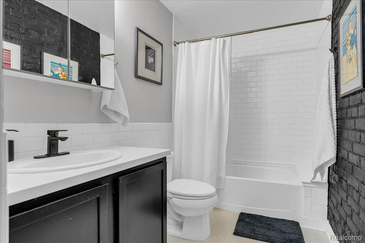 Detroit City, Michigan 48208, United States, 2 Bedrooms Bedrooms, ,1 BathroomBathrooms,Residential,Active,145279