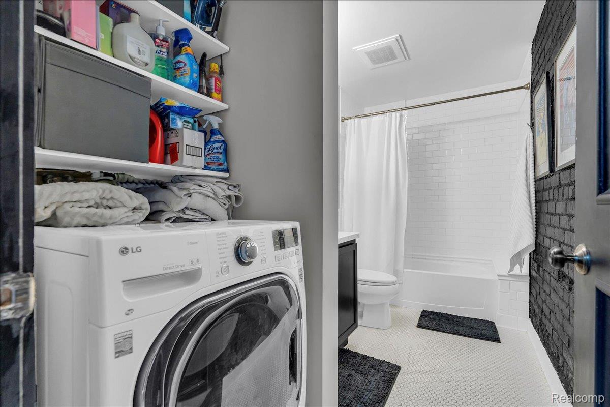 Detroit City, Michigan 48208, United States, 2 Bedrooms Bedrooms, ,1 BathroomBathrooms,Residential,Active,145279