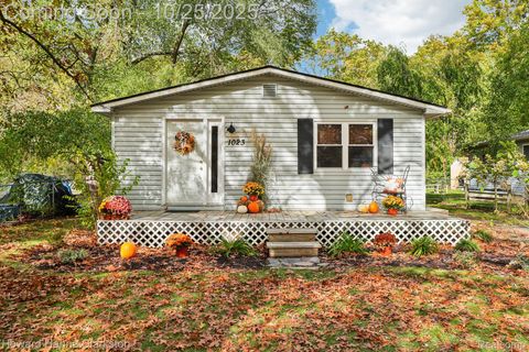 1023 N Park Street Highland Charter Township MI 48356