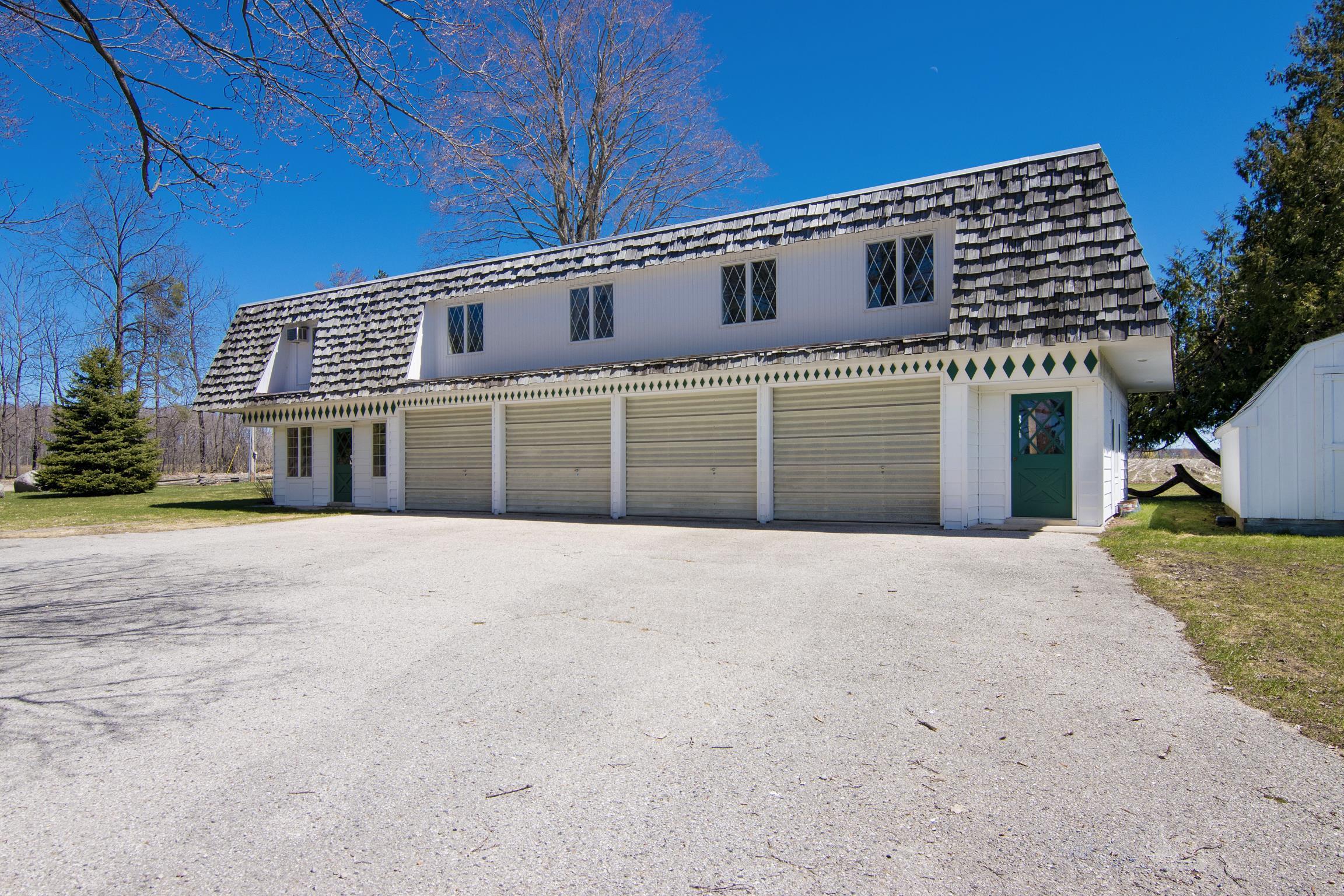 8952 Ridge Road