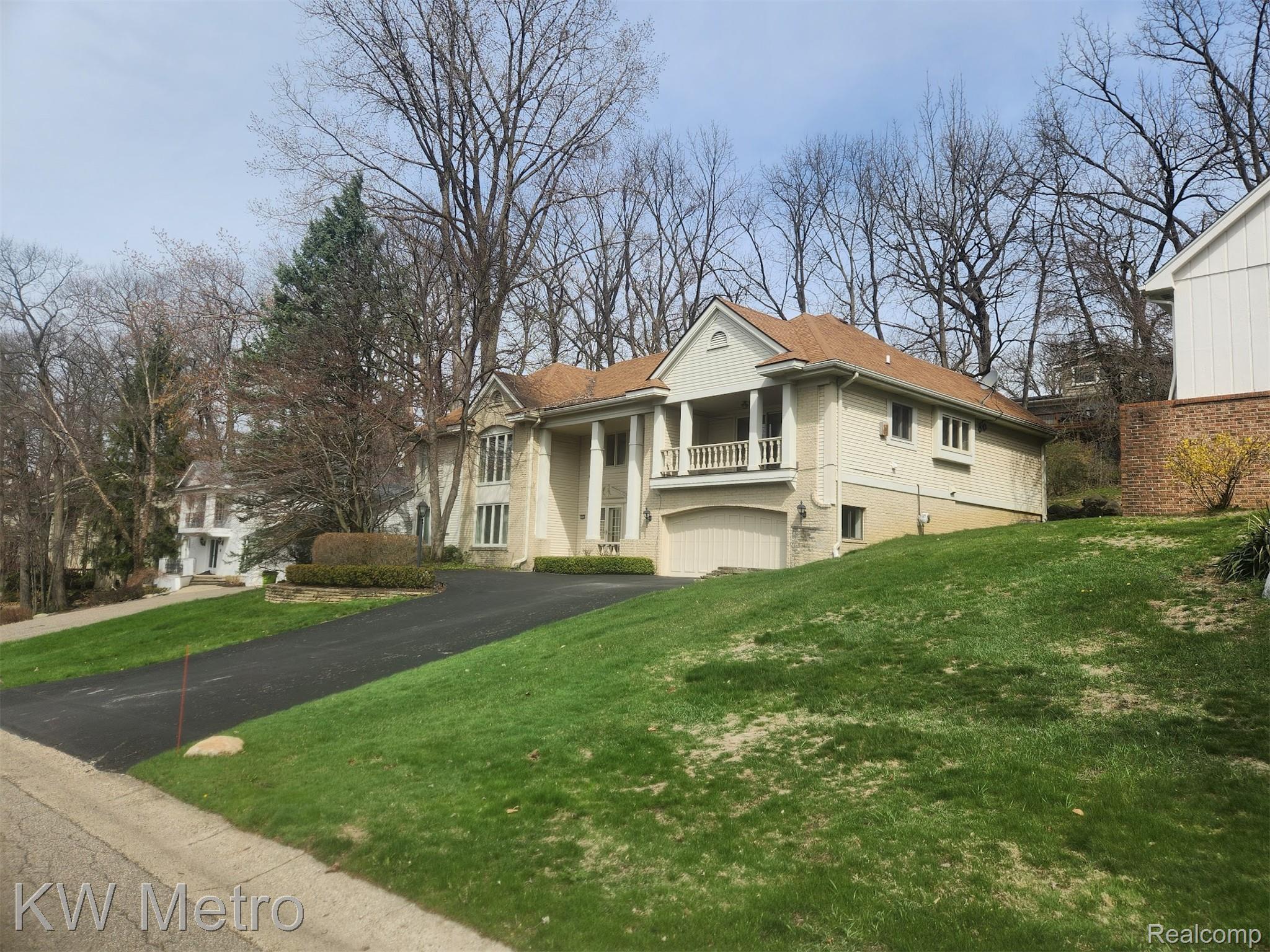 3086 Bloomfield Park
