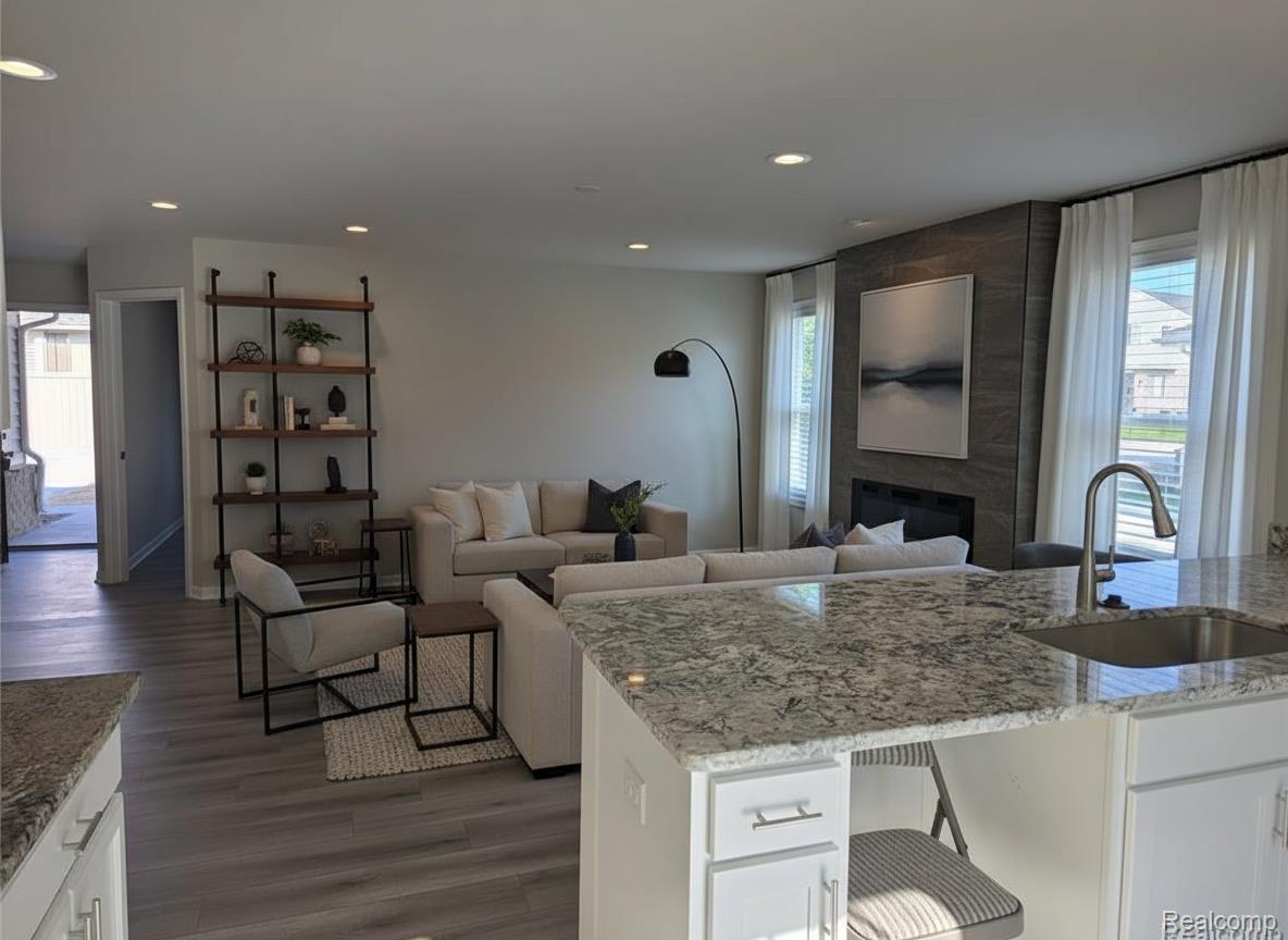 18754 14 MILE Road 2