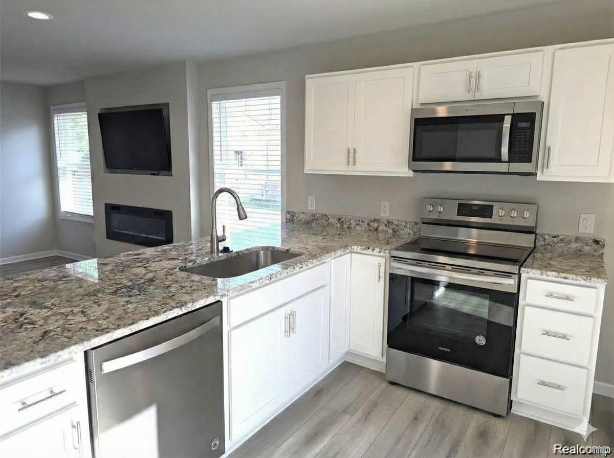 18754 14 MILE Road 2