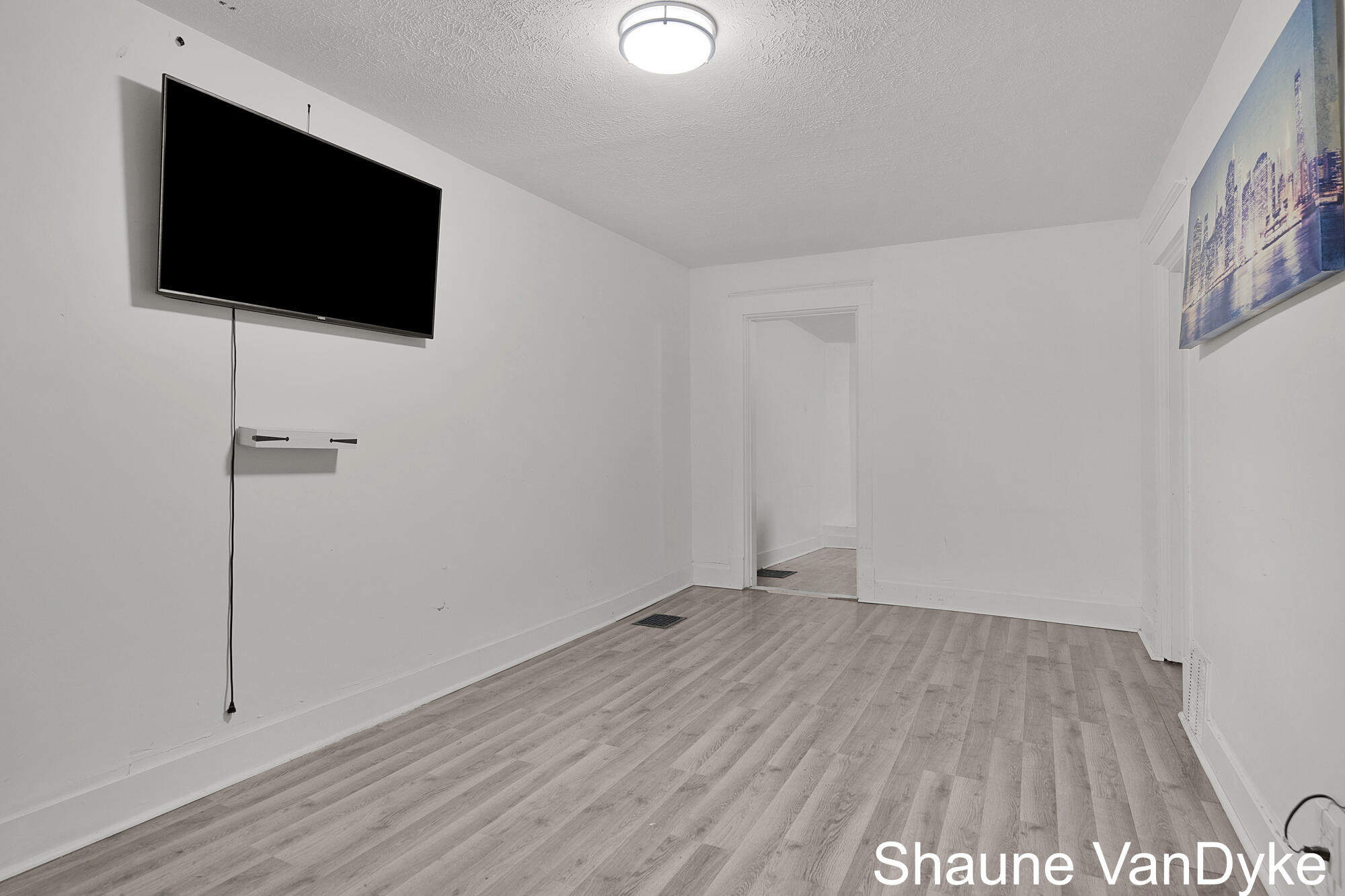 1537 Broadway Avenue NW