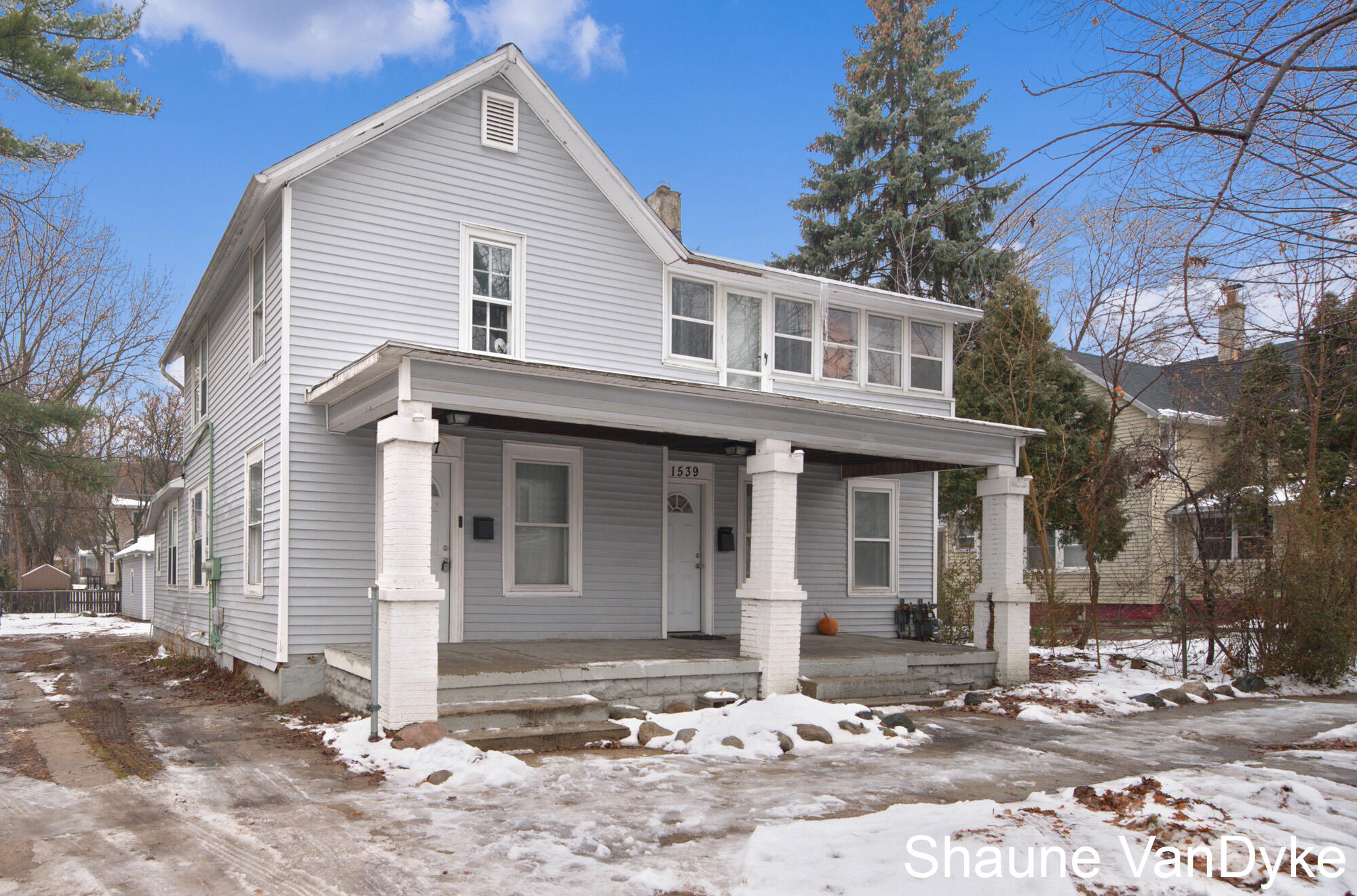 1537 Broadway Avenue NW