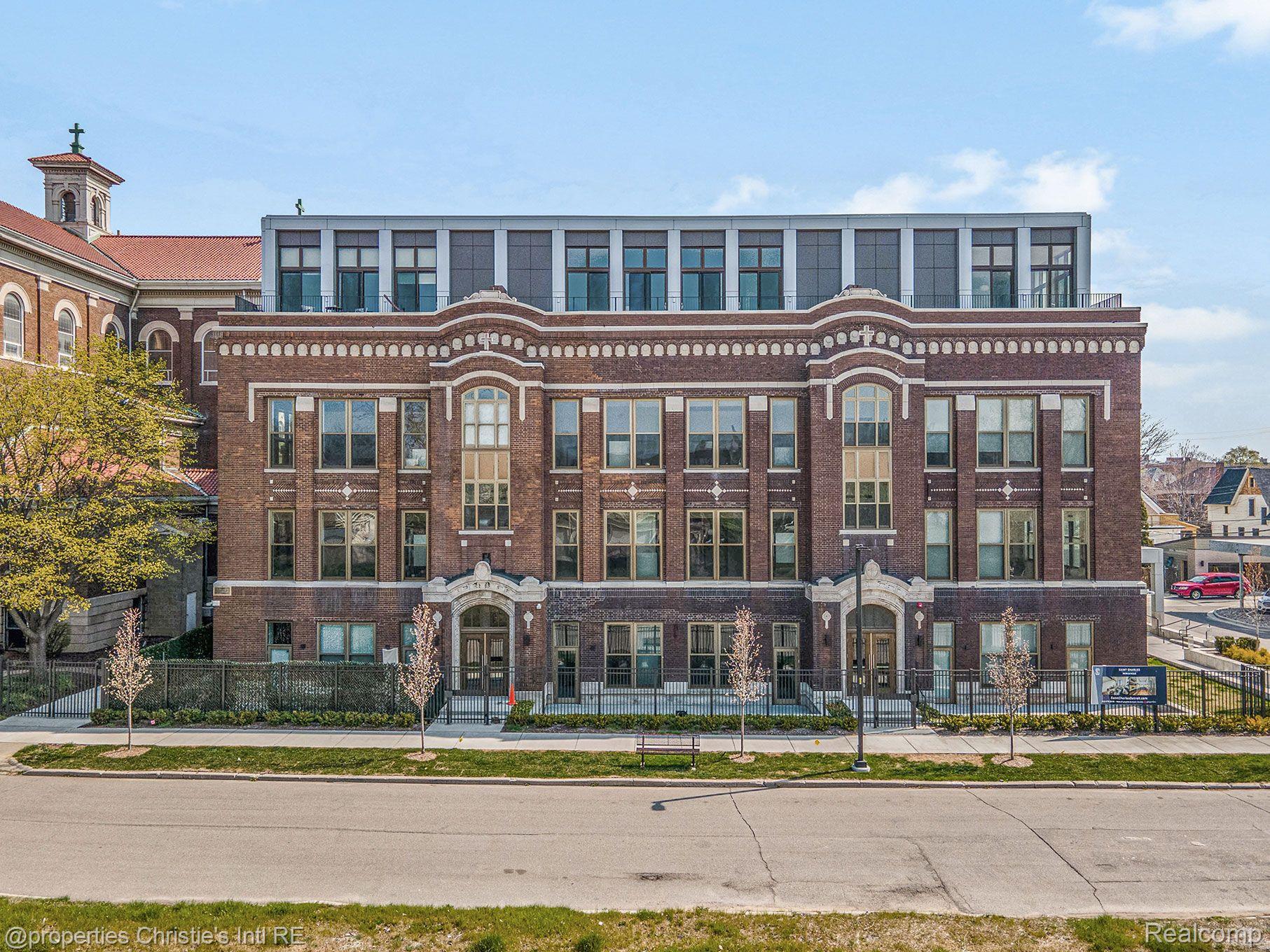 1454 TOWNSEND Street 202