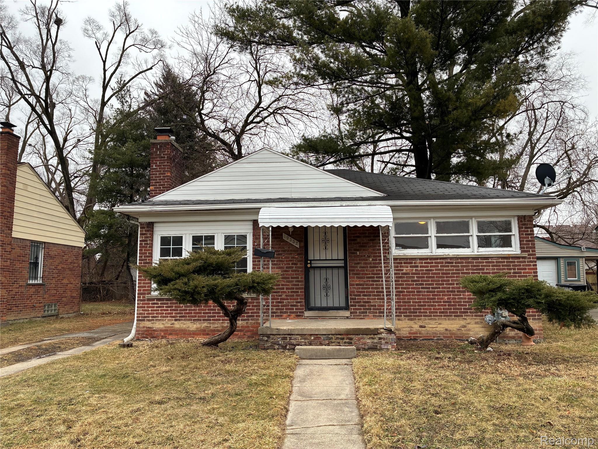 19352 Evergreen Road