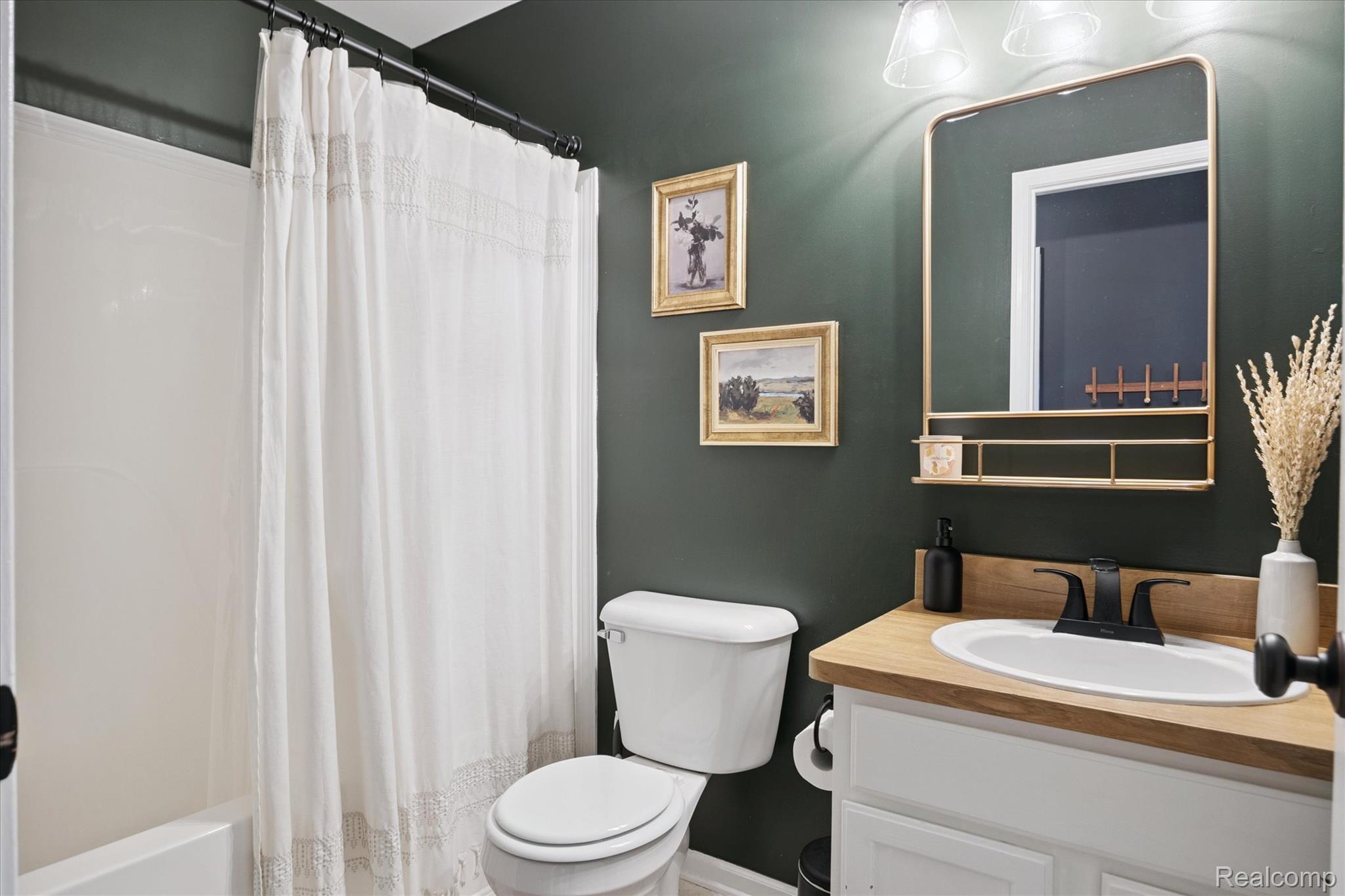 Brownstown Charter Township, Michigan 48183, United States, 3 Bedrooms Bedrooms, ,2 BathroomsBathrooms,Residential,Active,206867