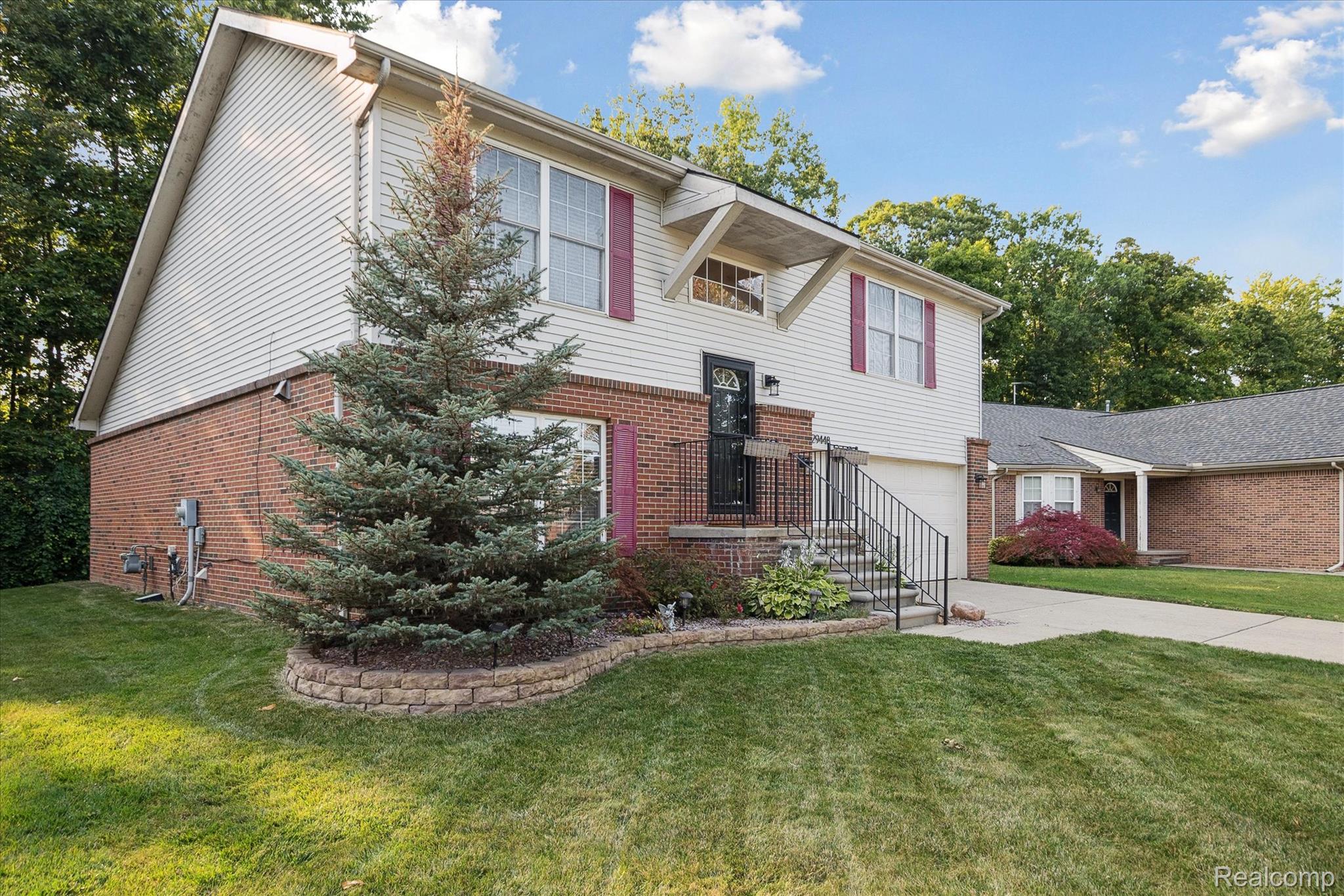 Brownstown Charter Township, Michigan 48183, United States, 3 Bedrooms Bedrooms, ,2 BathroomsBathrooms,Residential,Active,206867