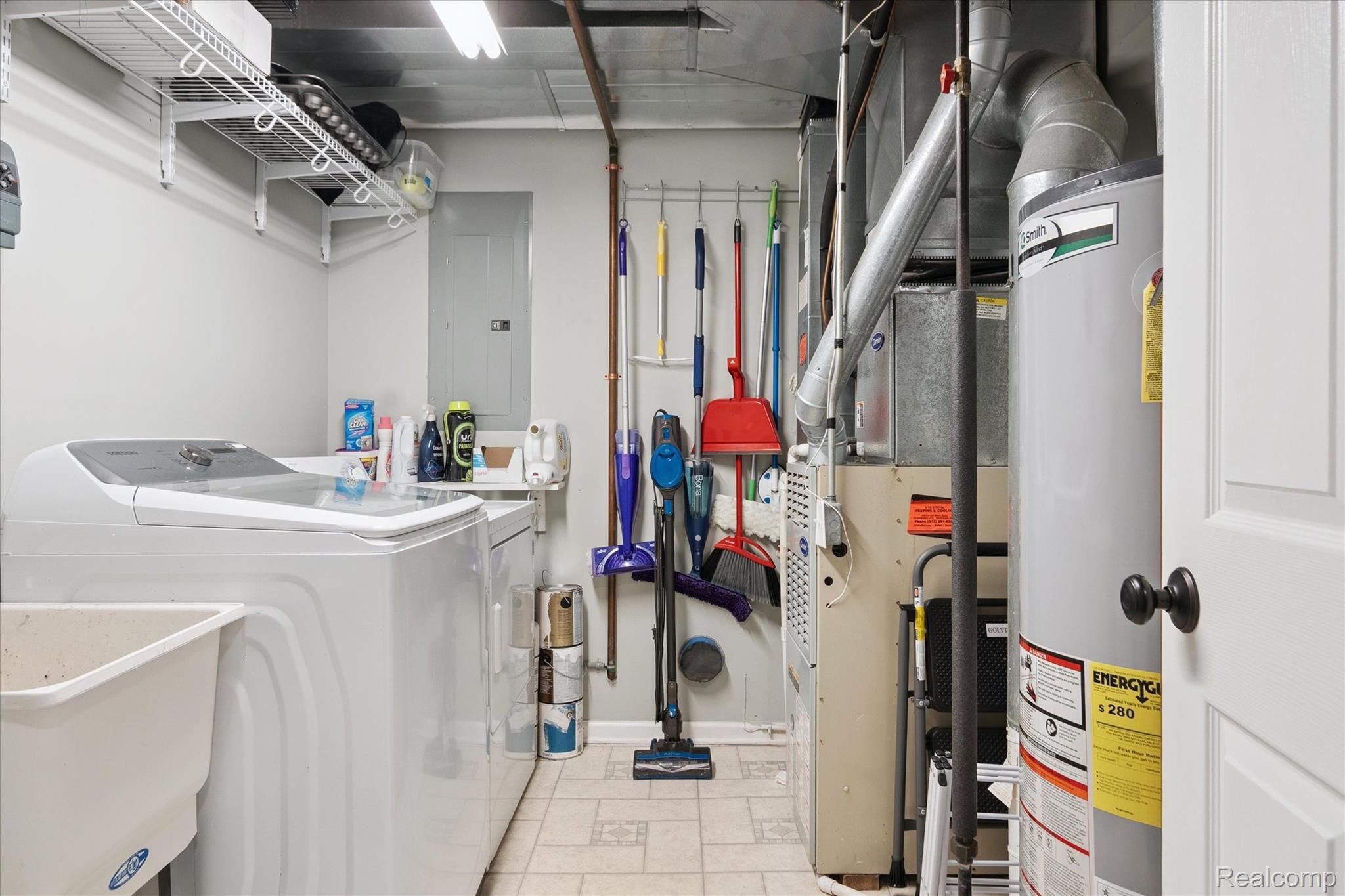 Brownstown Charter Township, Michigan 48183, United States, 3 Bedrooms Bedrooms, ,2 BathroomsBathrooms,Residential,Active,206867