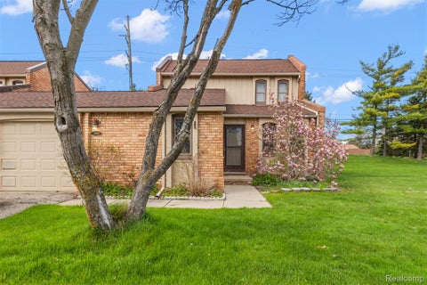 Photo of 2905 Moon Lake Drive, West Bloomfield Charter Township, MI 48323 (MLS # 20261077793)
