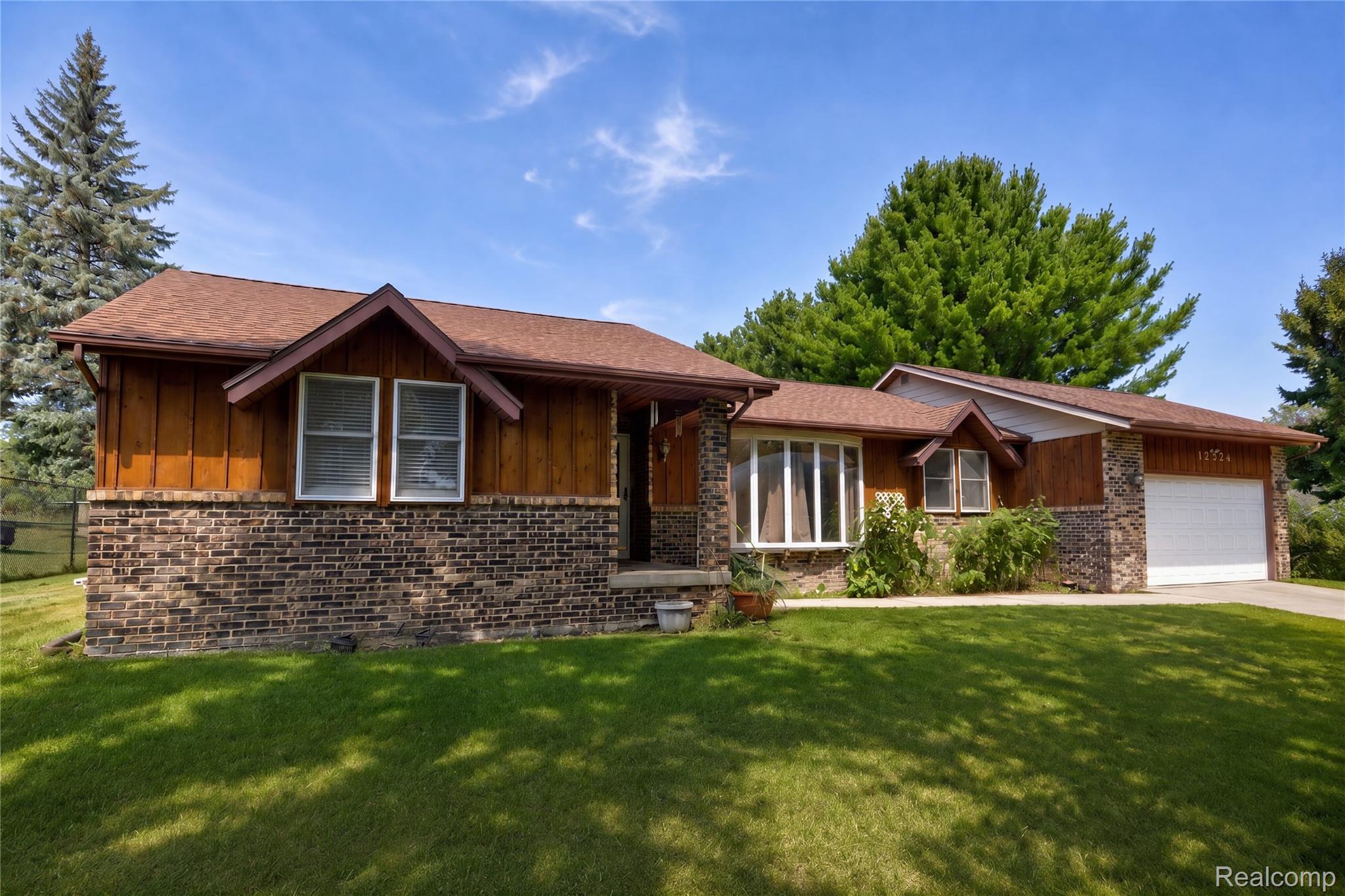 12524 Linden Road