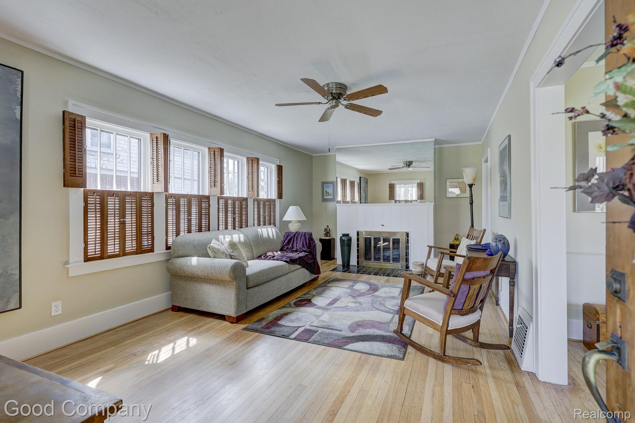 923 W 11 Mile Road