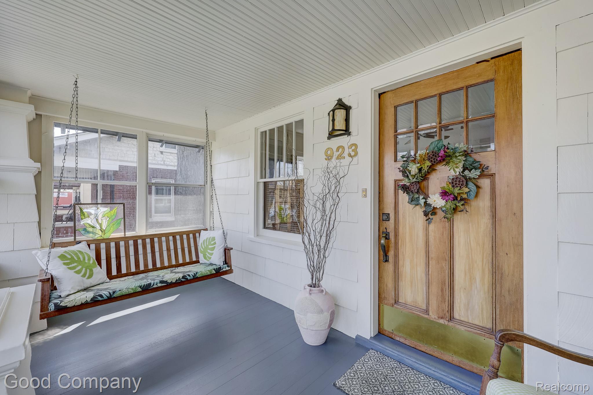 923 W 11 Mile Road