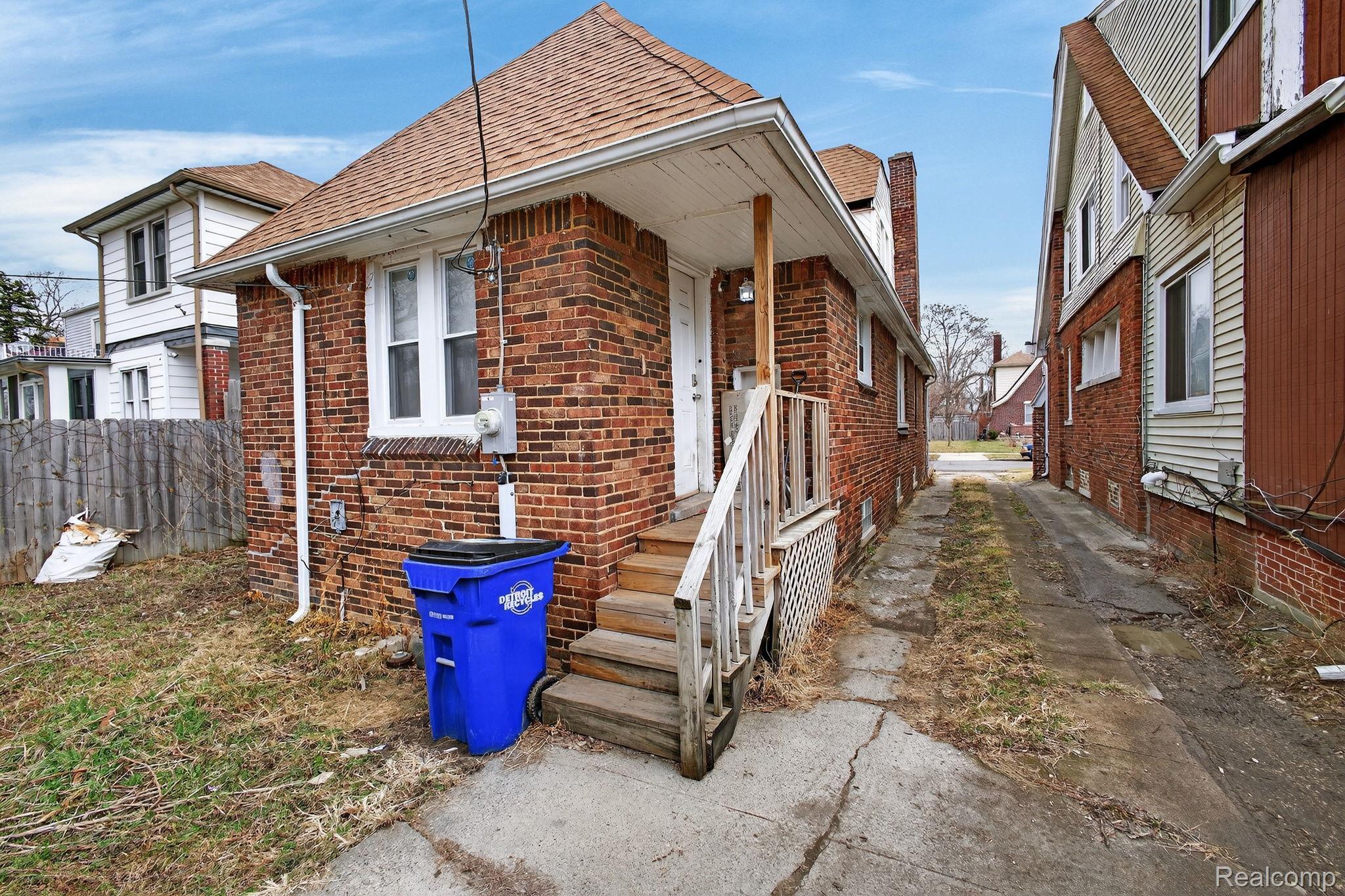 16563 Wildemere Street