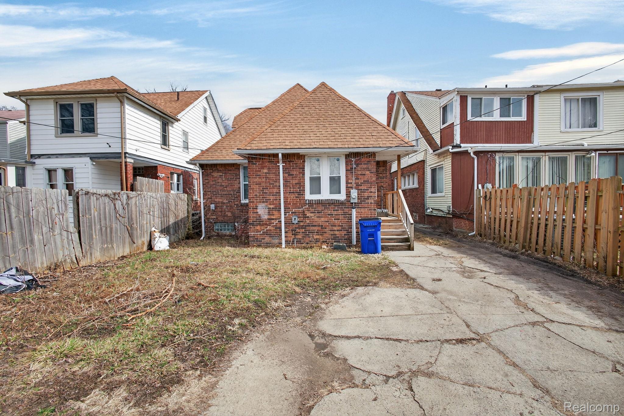 16563 Wildemere Street