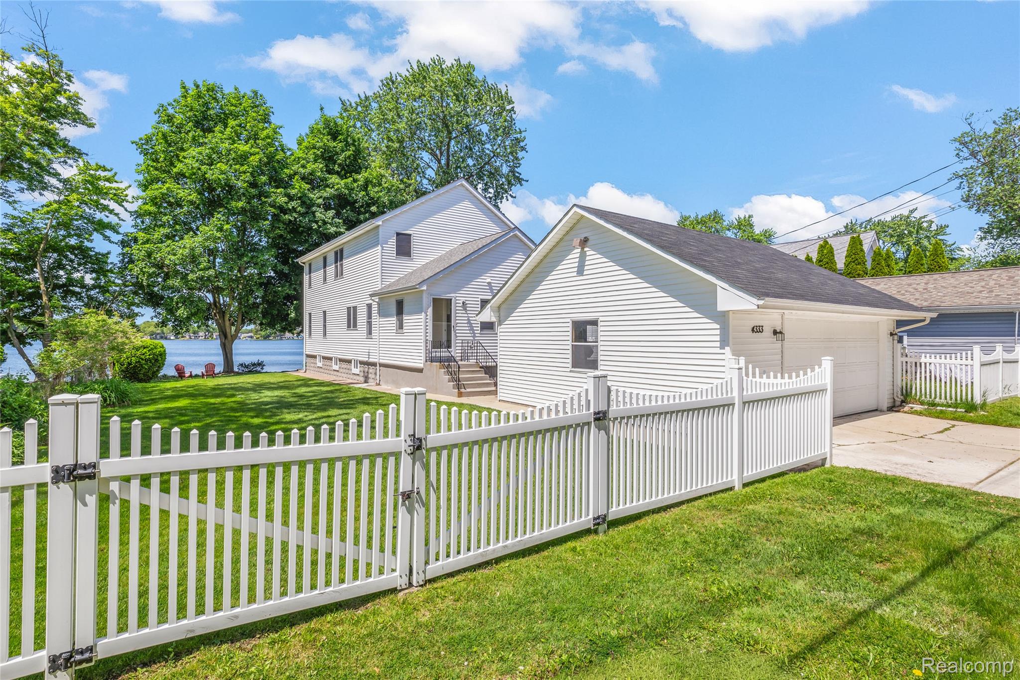 4333 Hunters Drive