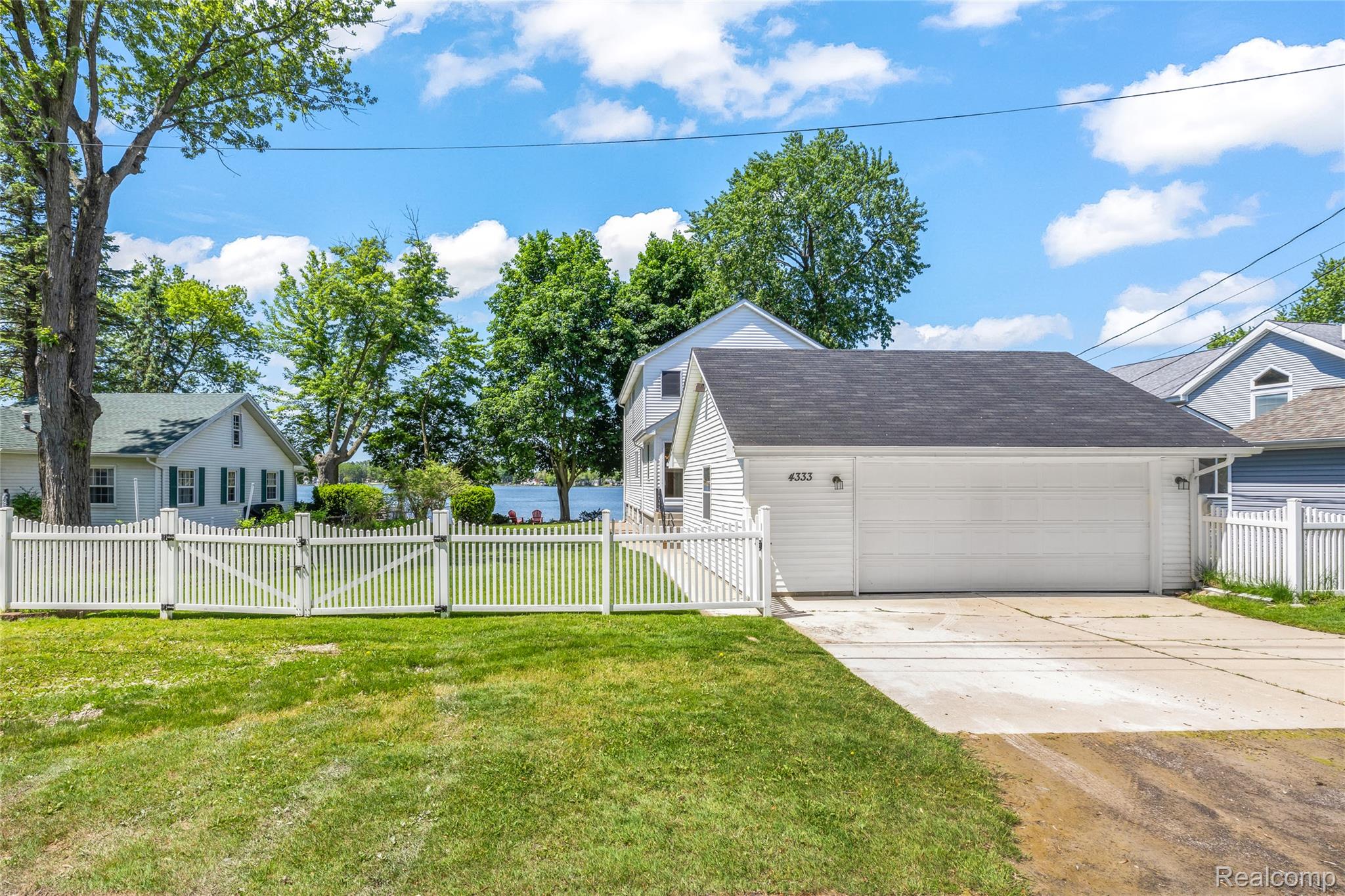 4333 Hunters Drive