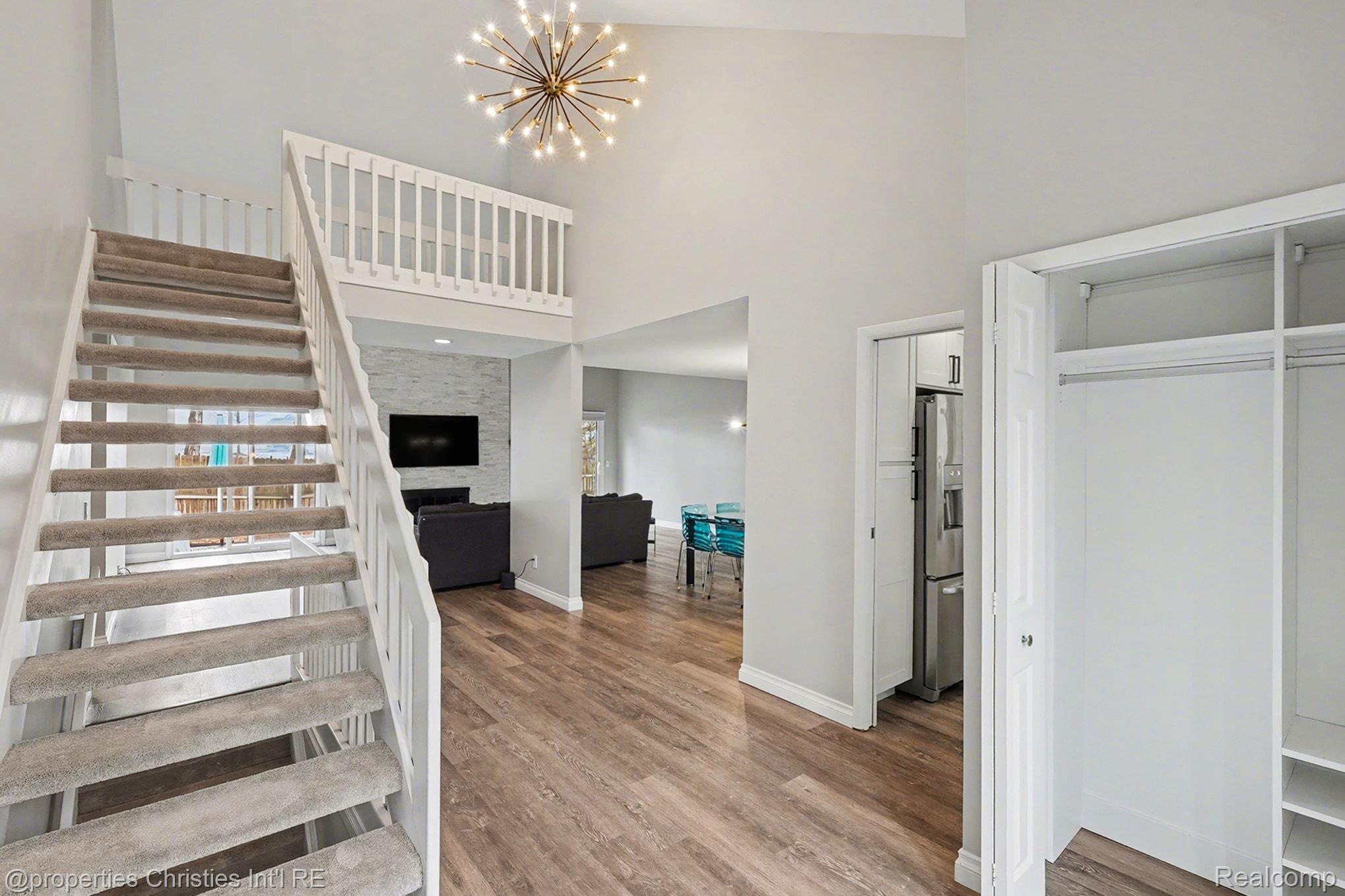 5143 Woodlands Drive