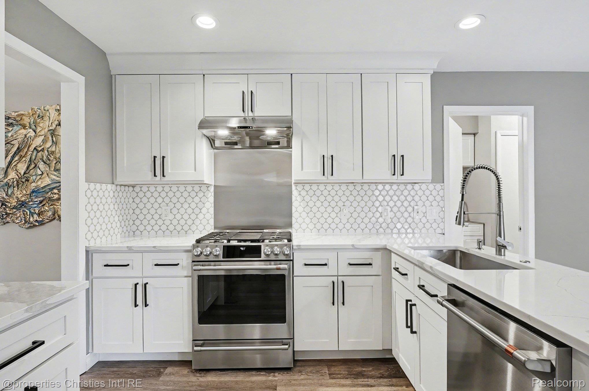 5143 Woodlands Drive