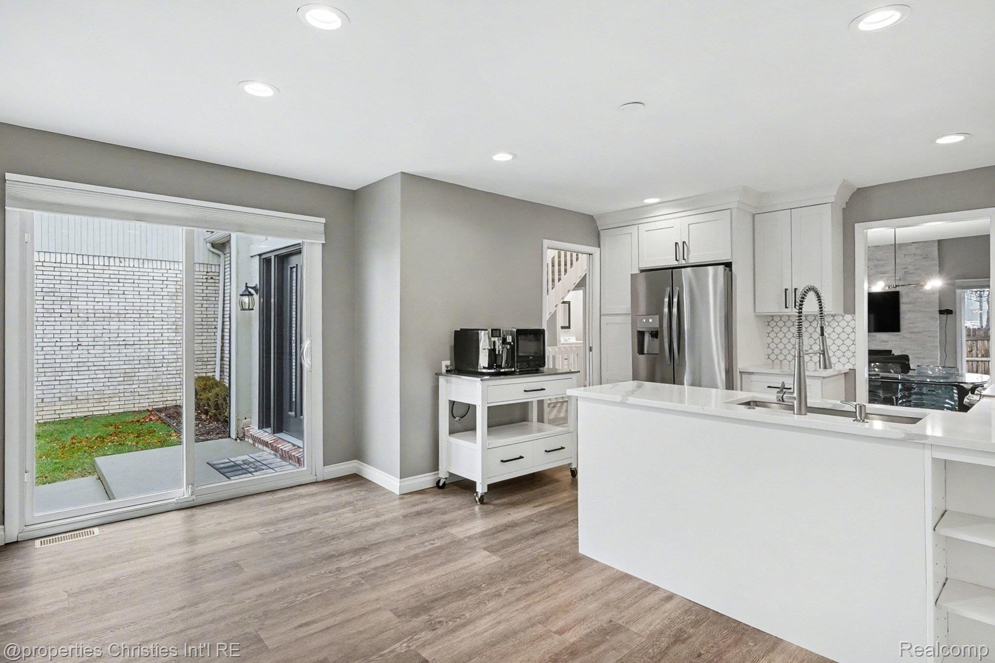 5143 Woodlands Drive