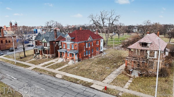 1104 E GRAND BLVD, DETROIT, MI 48207 - Image fb04e68dca104bbe1439b1d43c7c27e1/3333066554