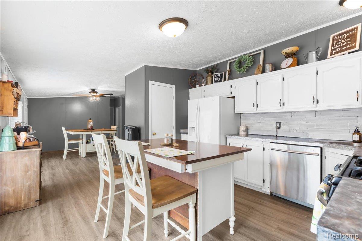 Auburn Hills City, Michigan 48326, United States, 3 Bedrooms Bedrooms, ,2 BathroomsBathrooms,Residential,Active,136519