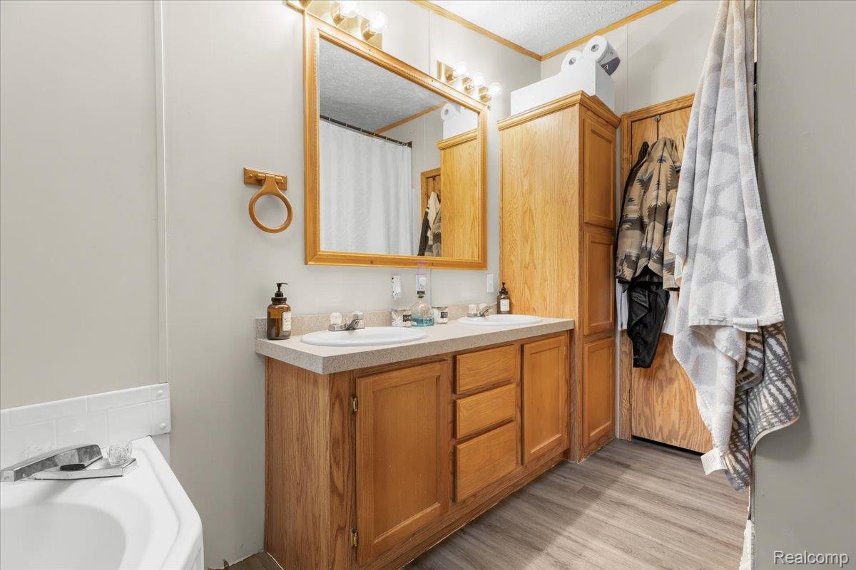 Auburn Hills City, Michigan 48326, United States, 3 Bedrooms Bedrooms, ,2 BathroomsBathrooms,Residential,Active,136519