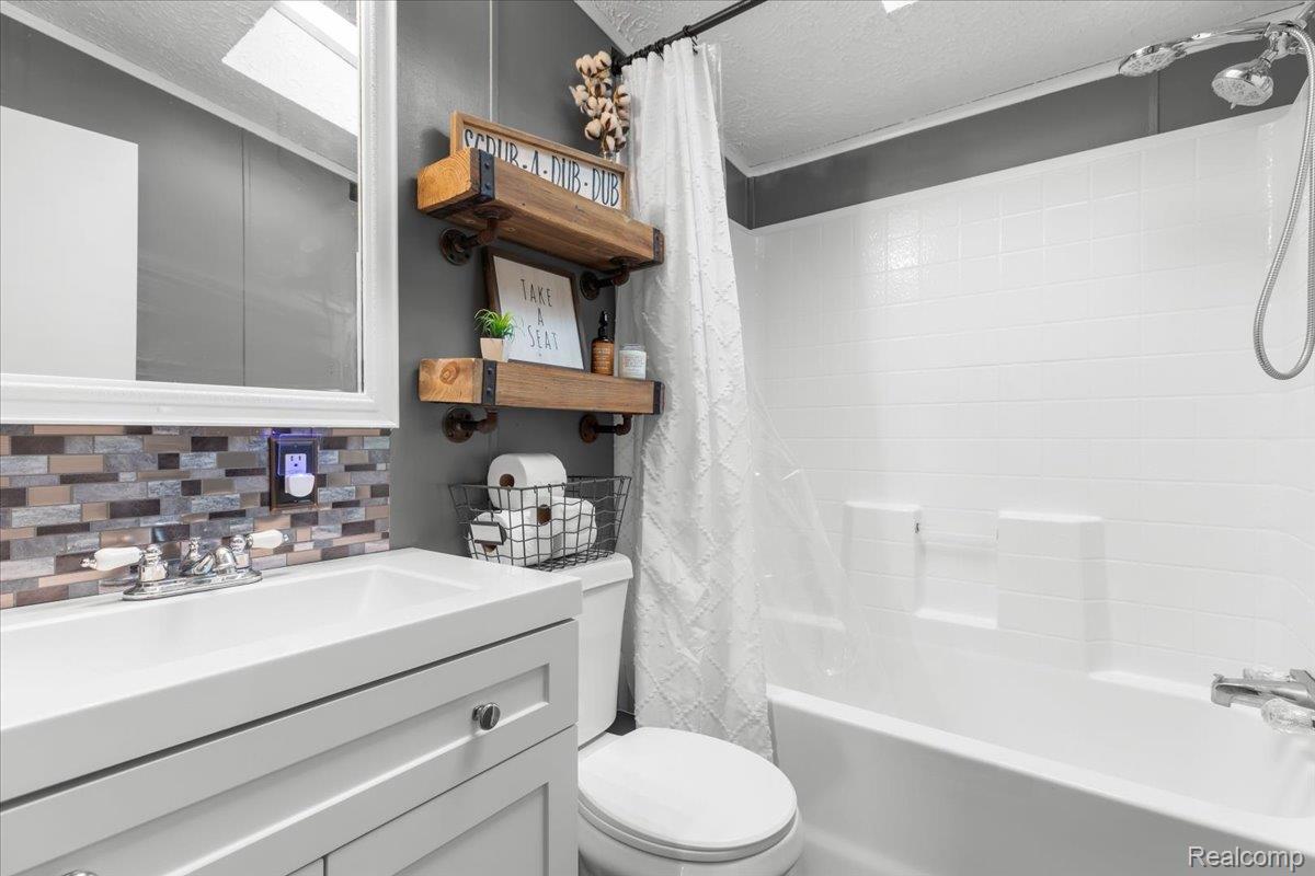 Auburn Hills City, Michigan 48326, United States, 3 Bedrooms Bedrooms, ,2 BathroomsBathrooms,Residential,Active,136519