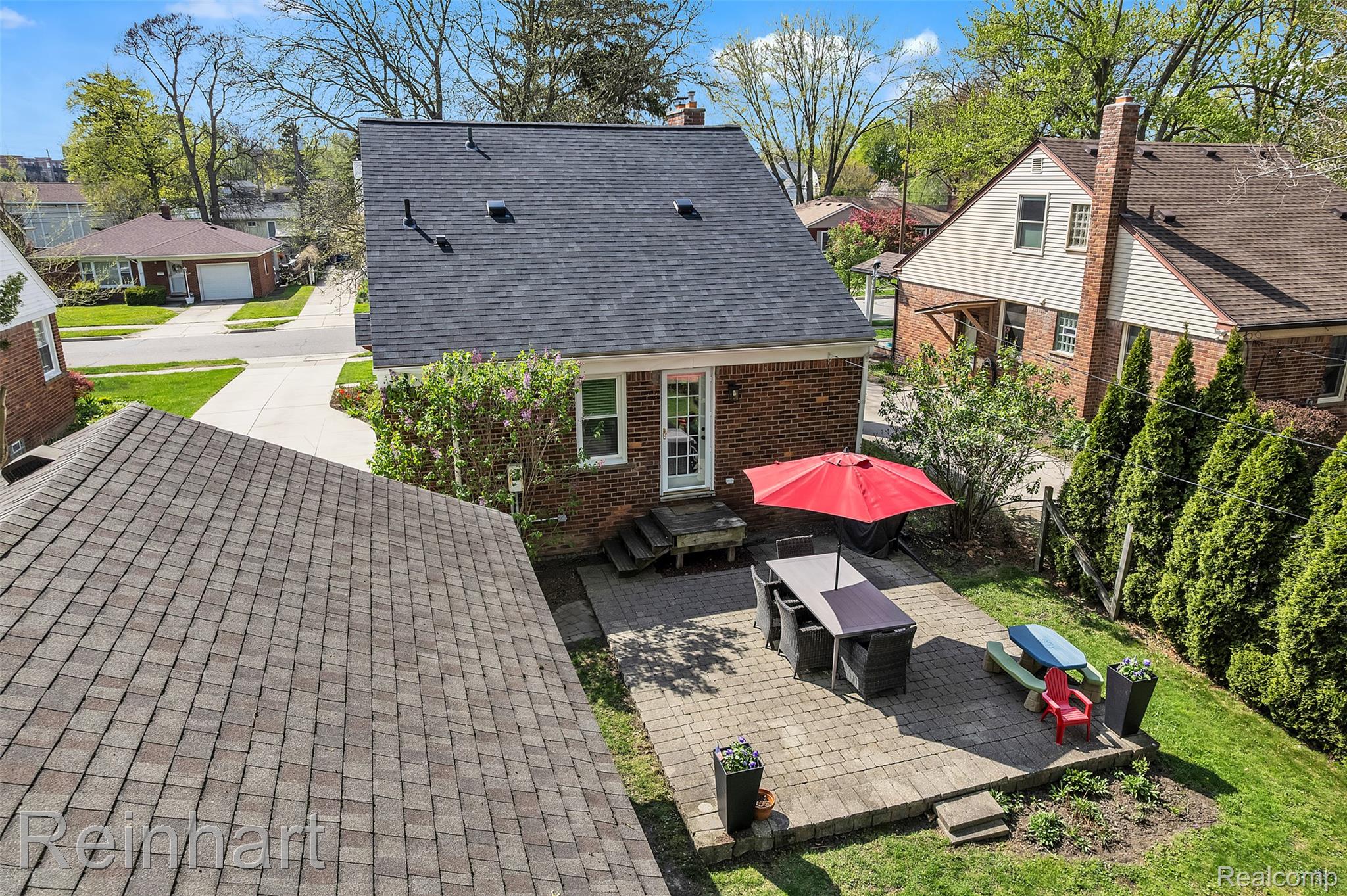 130 N Holbrook Street