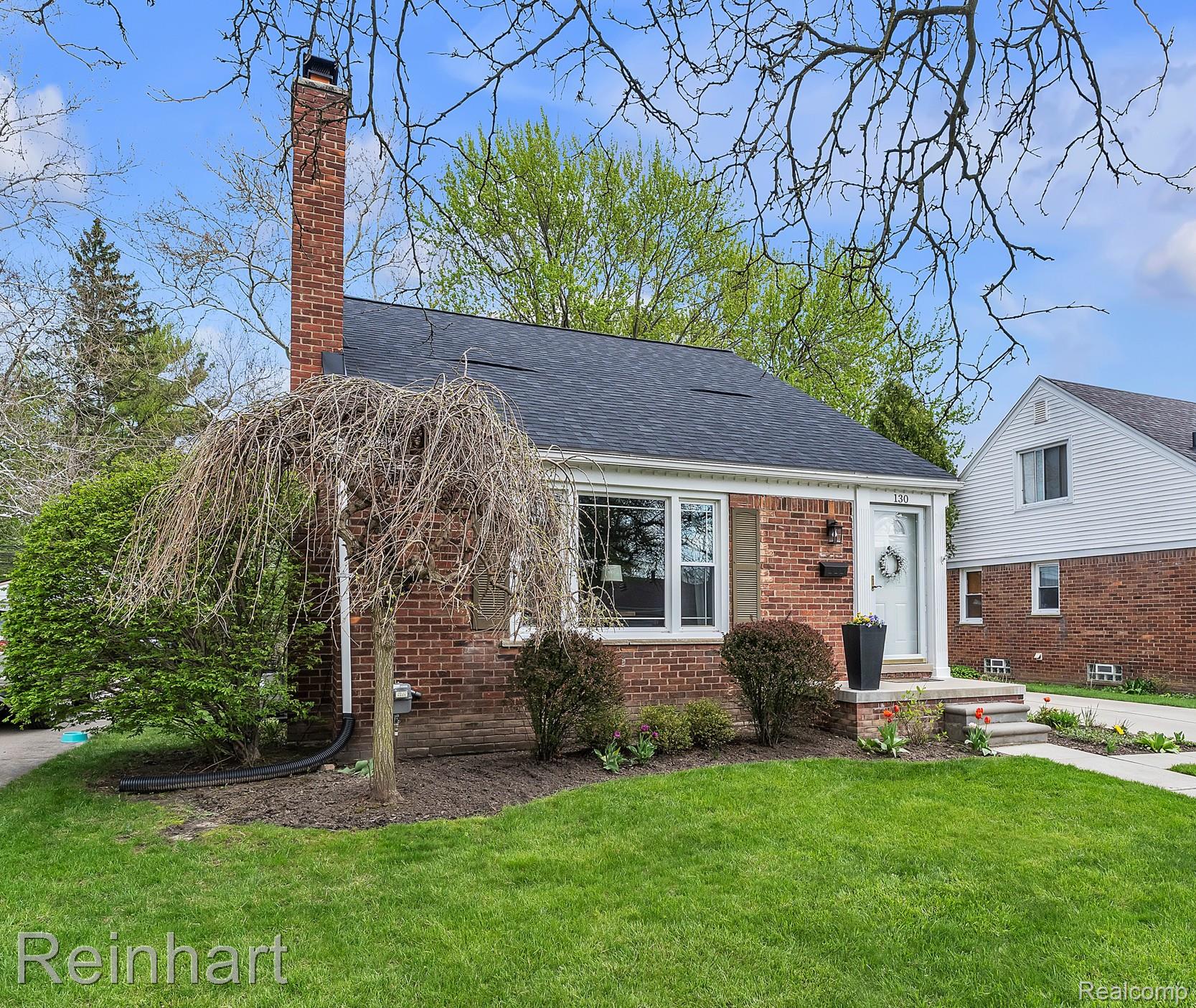 130 N Holbrook Street