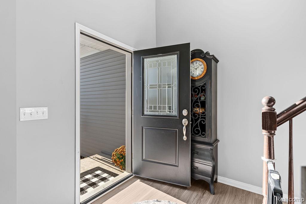 319 Hidden River East