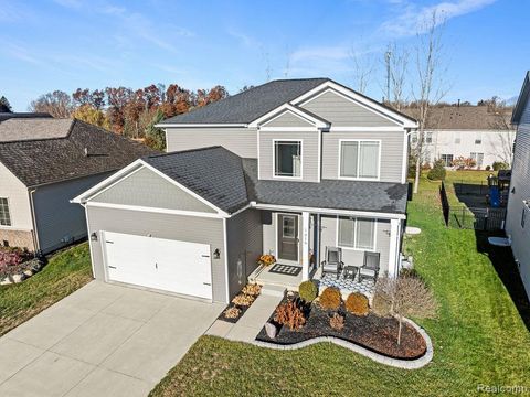 319 Hidden River East Holly Township MI 48442