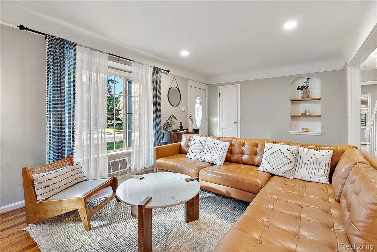 1022 Lawndale Drive