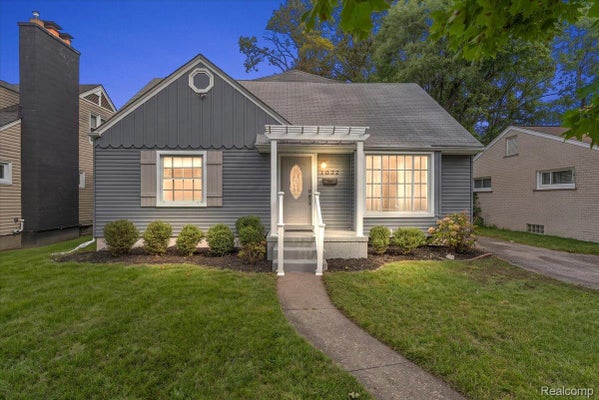1022 LAWNDALE DR, ROYAL OAK, MI 48067 - Image fb2bf4f4ab6f39cad2e52c86f613b504/3317029507