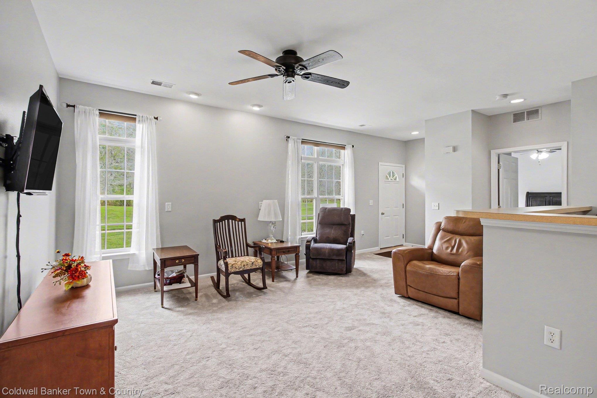 594 Olde English Circle
