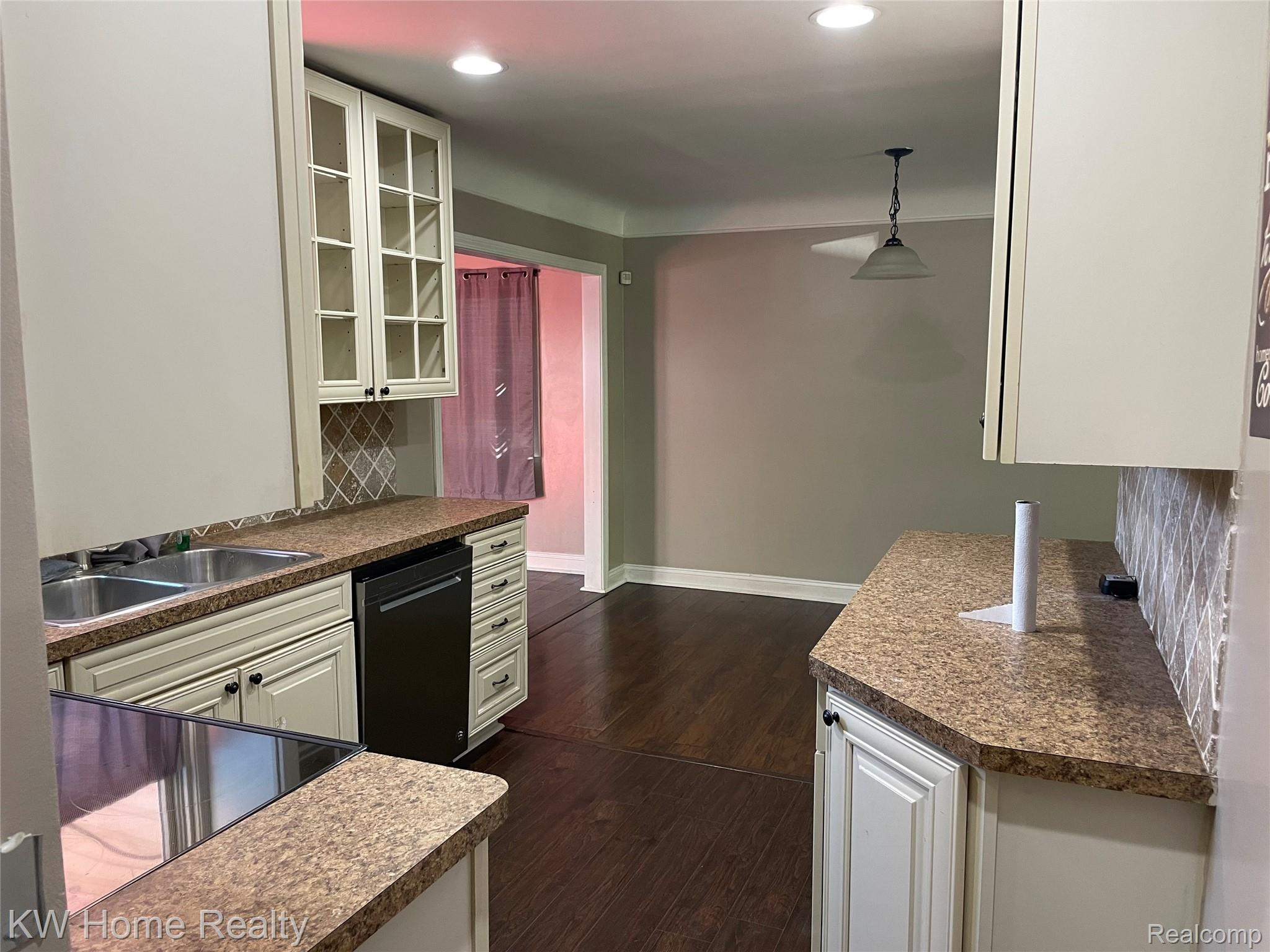1220 Elford Court