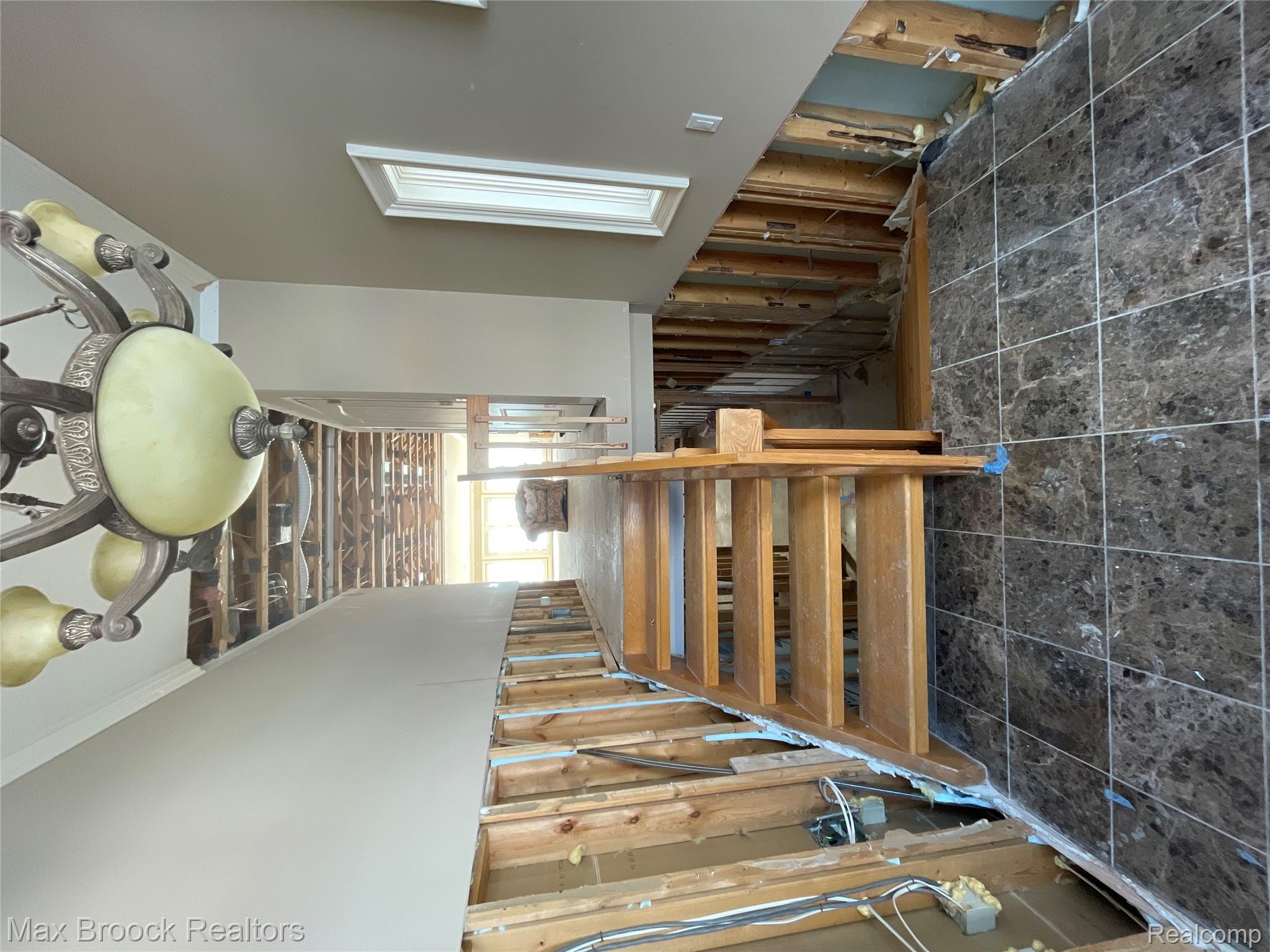 3717 Lake Front Street